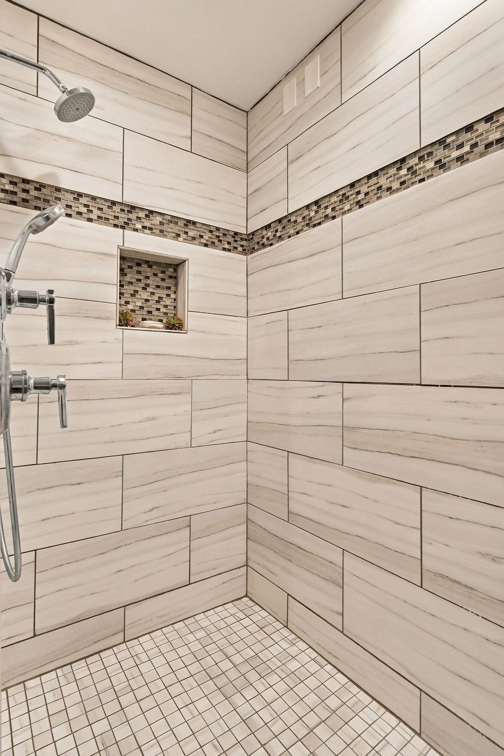 16 Falcon Heights Property Photo 32