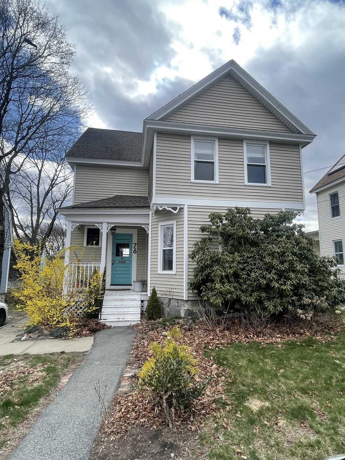 76 Beacon St Property Photo 1