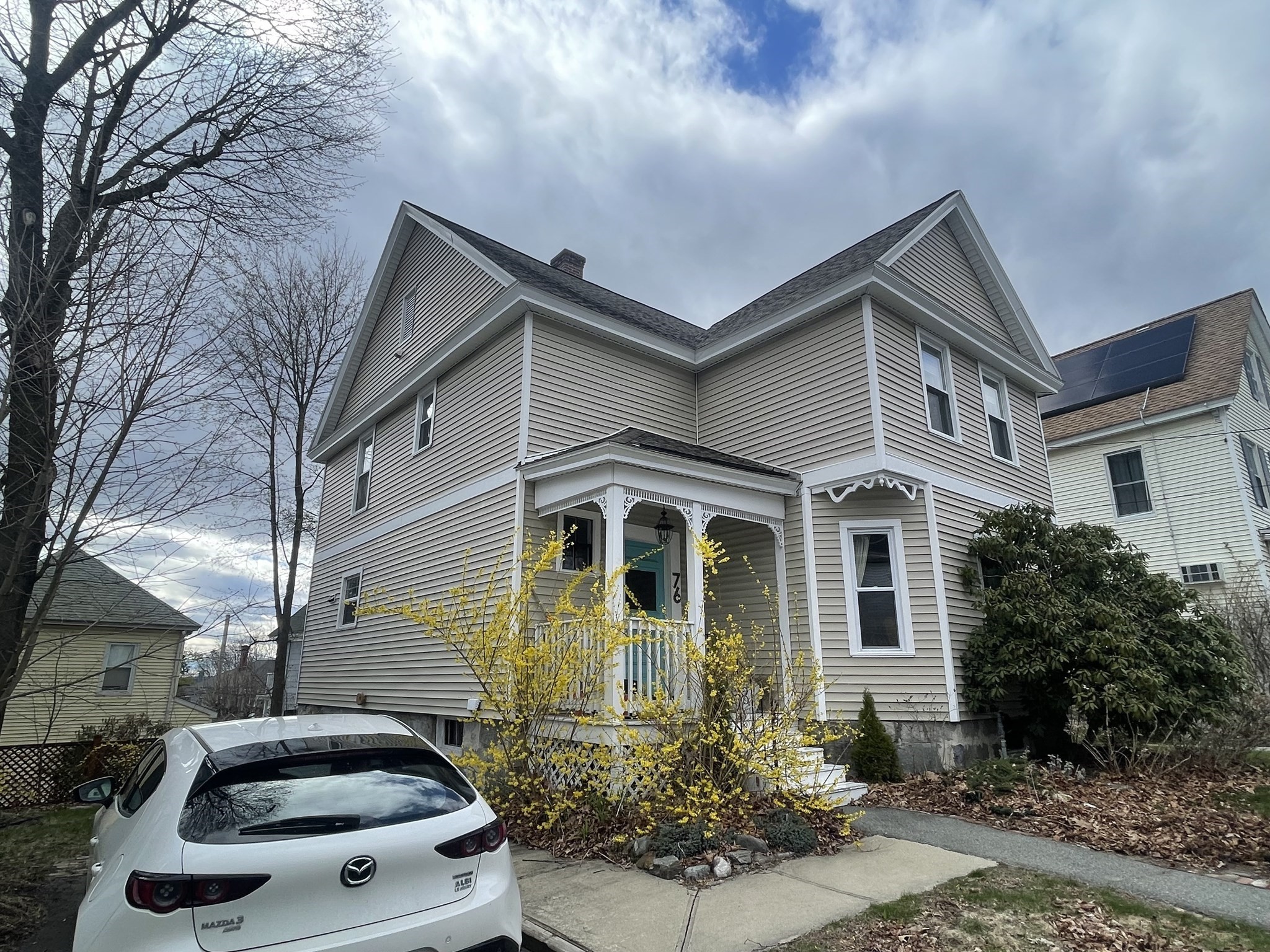 76 Beacon St Property Photo 2