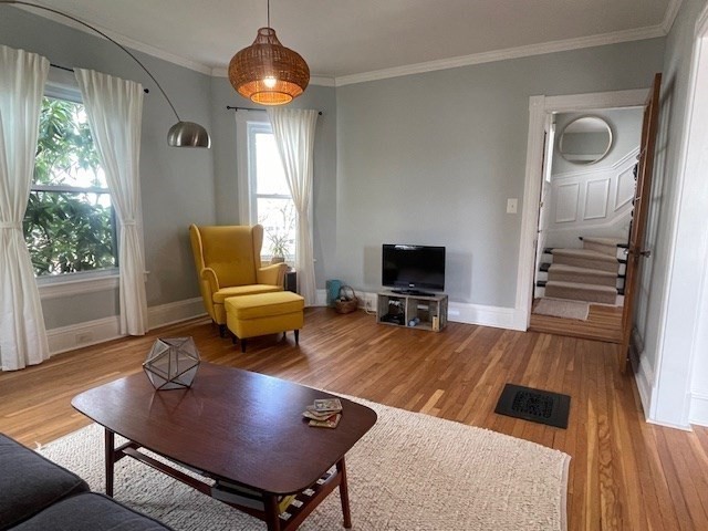 76 Beacon St Property Photo 6