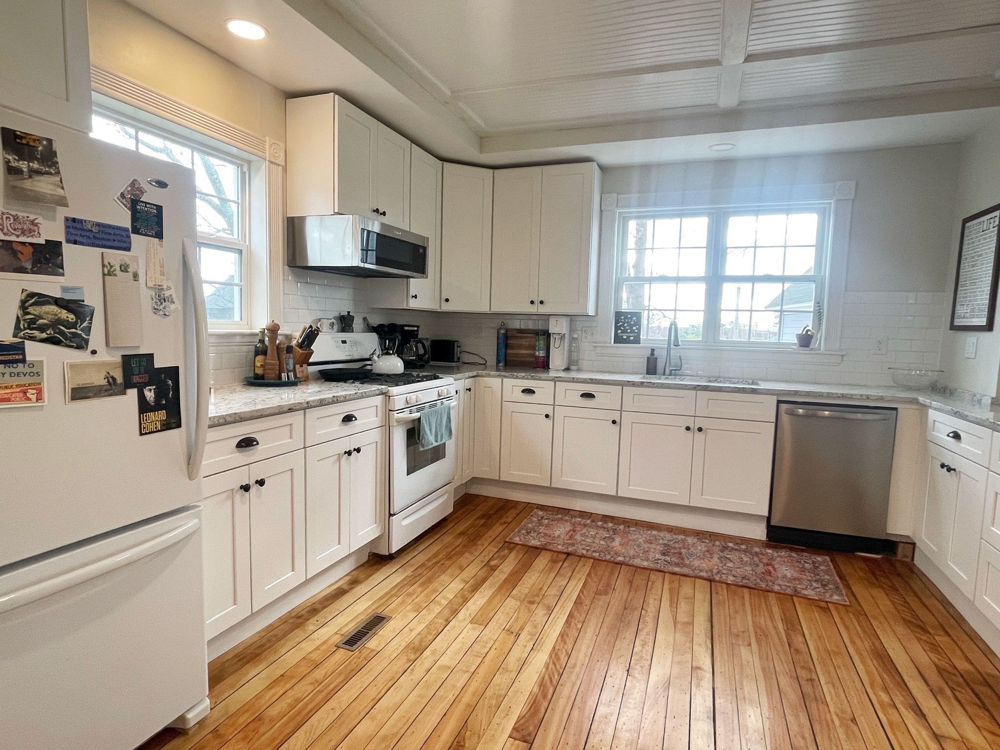 76 Beacon St Property Photo 11