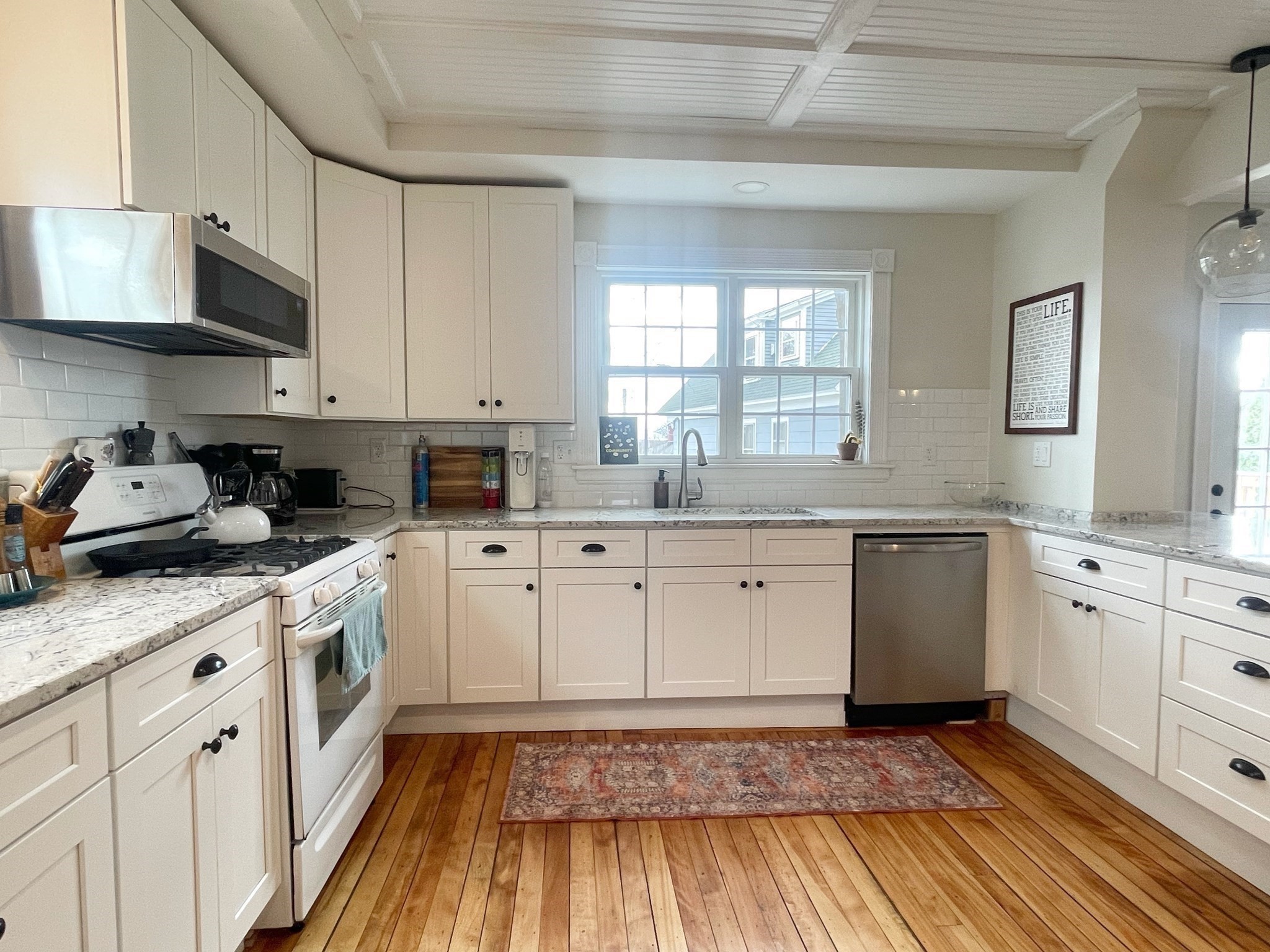 76 Beacon St Property Photo 12