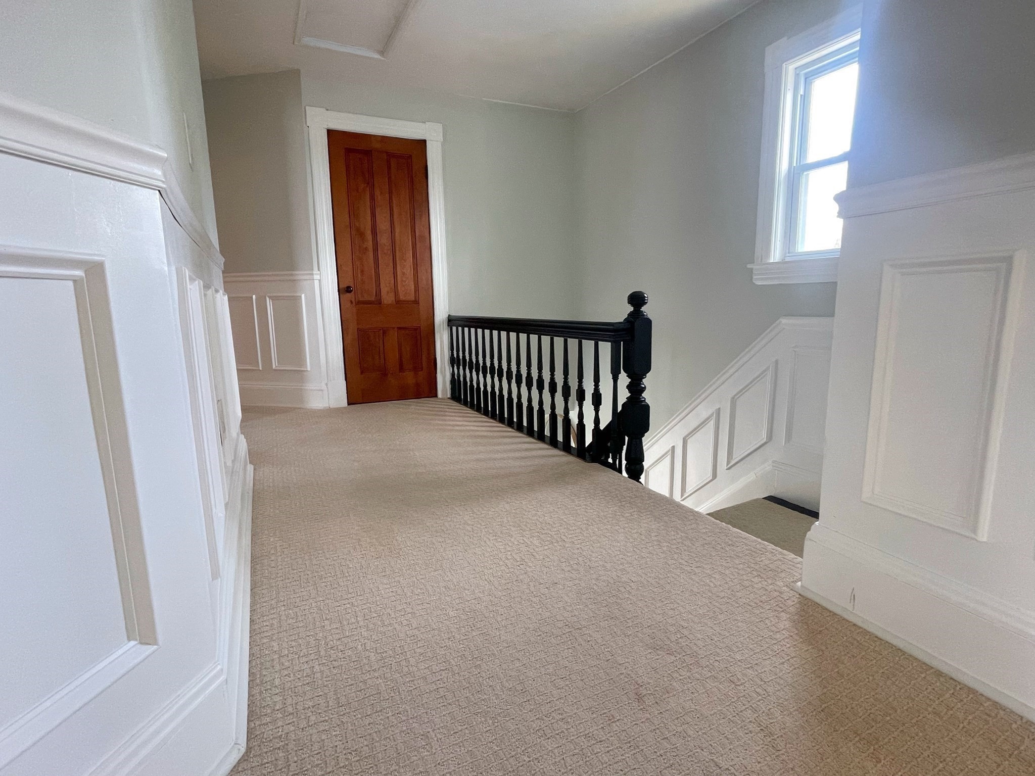 76 Beacon St Property Photo 25