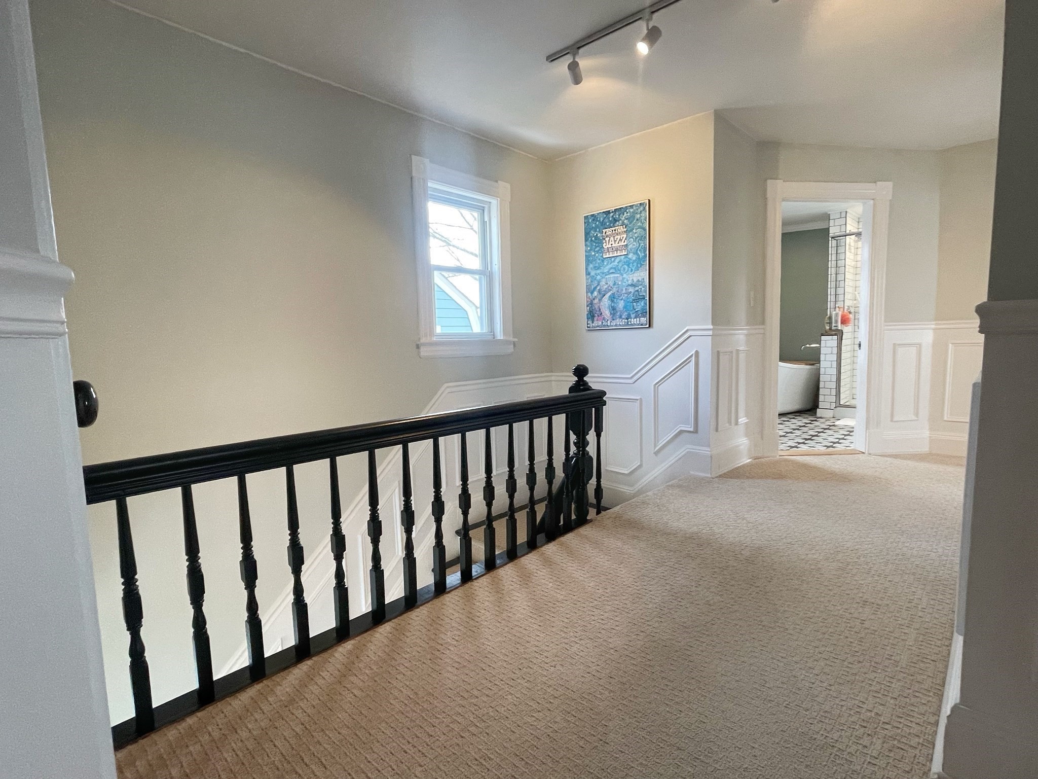 76 Beacon St Property Photo 26