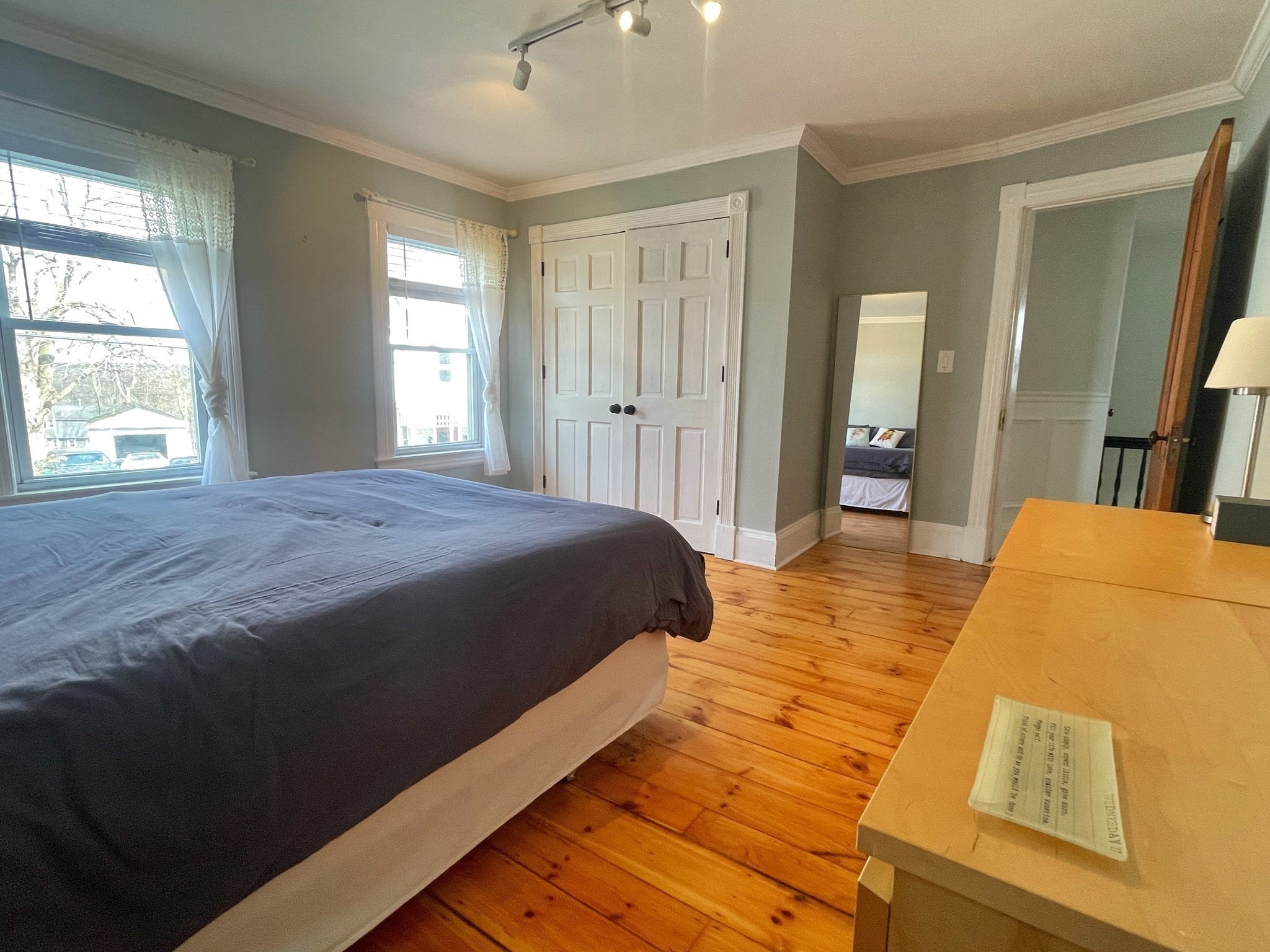 76 Beacon St Property Photo 28