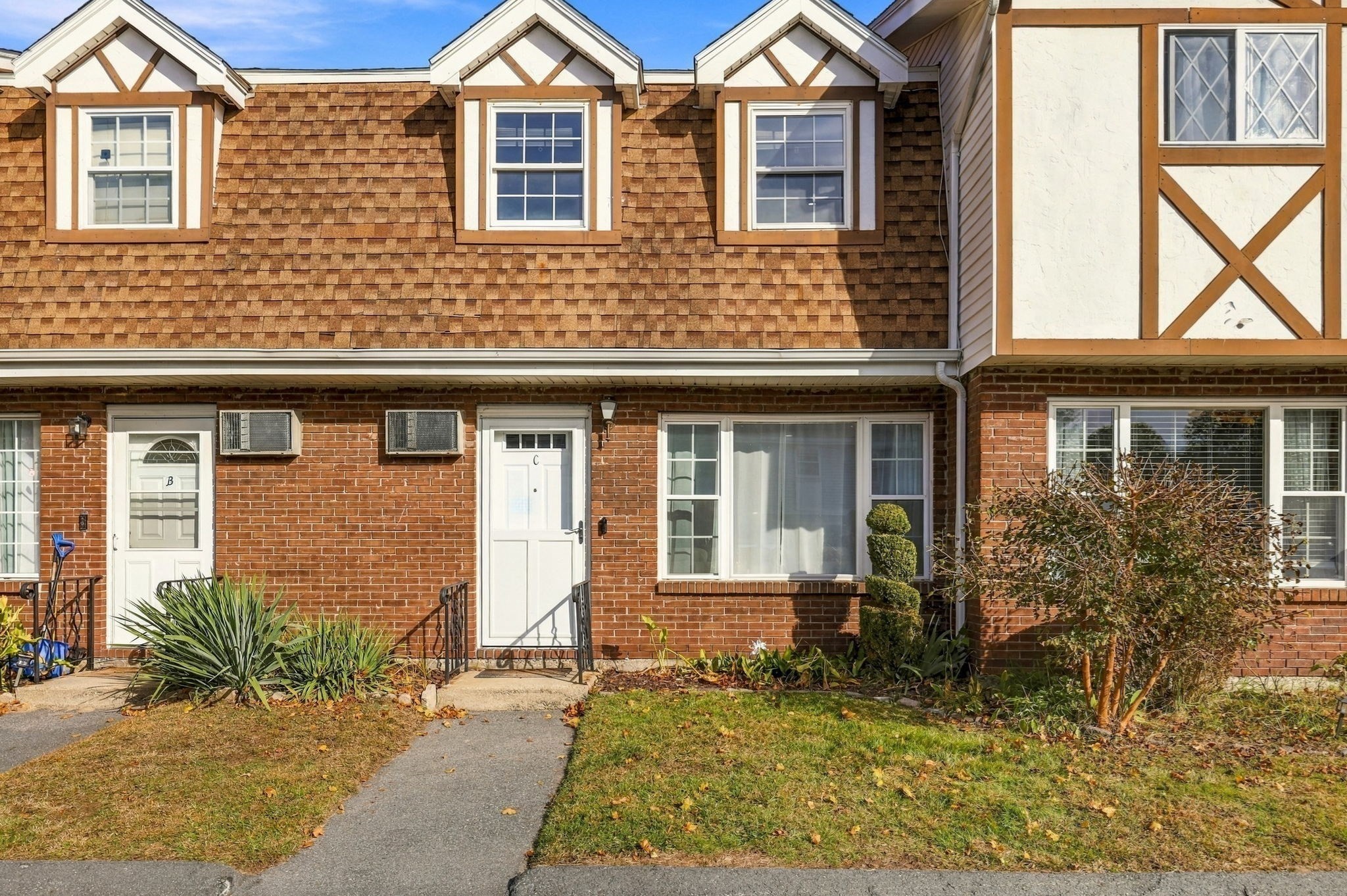 945 Riverside Dr # 4c Property Photo 1
