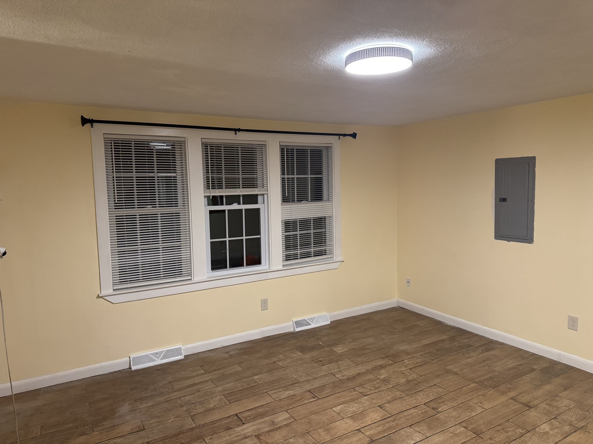 1 Sunnybrook Ln Property Photo 5