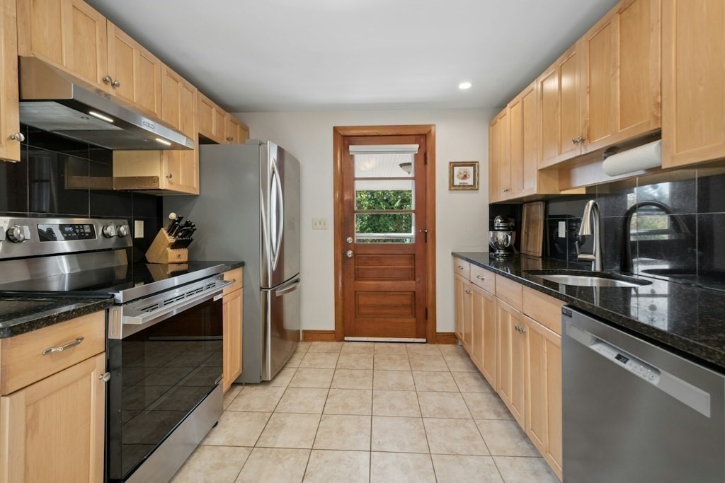 218 Myrtle St Property Photo 7