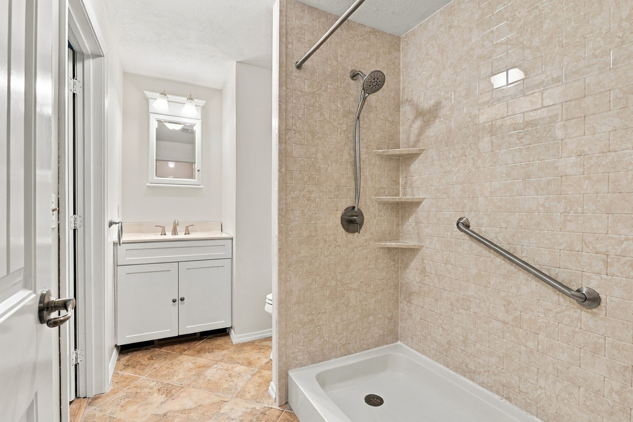 32 Frederick St # 6 Property Photo 24