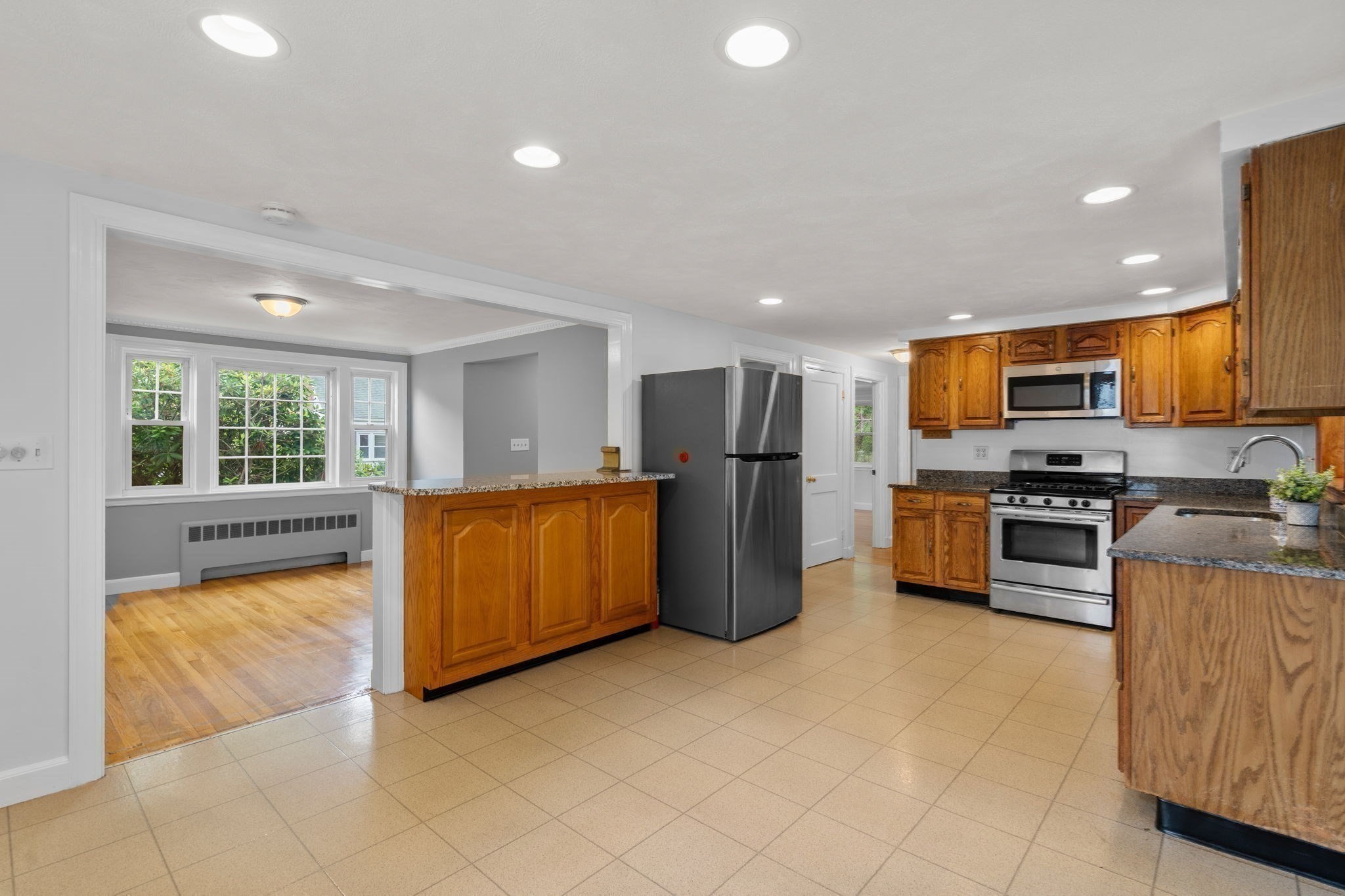 11 Corey Terr Property Photo 8