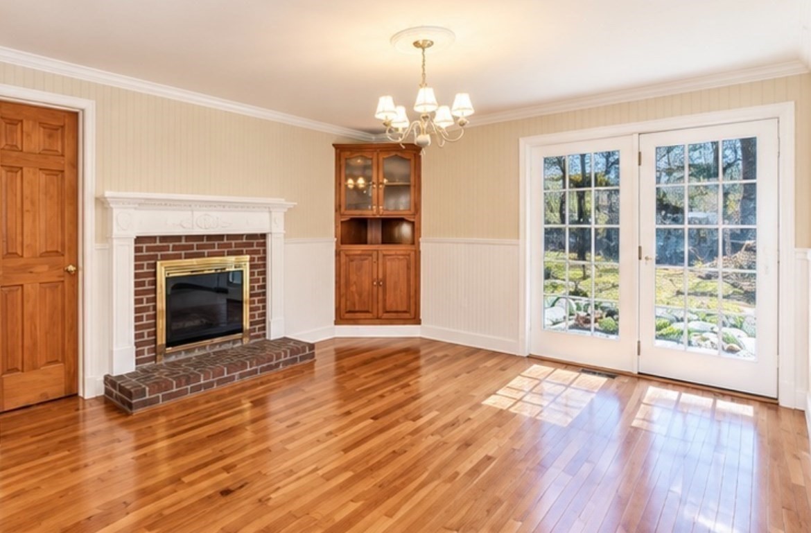 2 Parsons Ln Property Photo 3