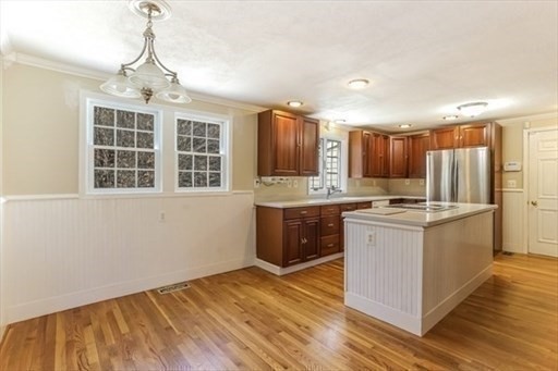 2 Parsons Ln Property Photo 6