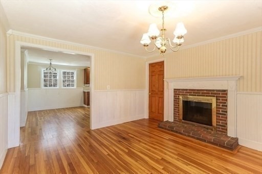 2 Parsons Ln Property Photo 8
