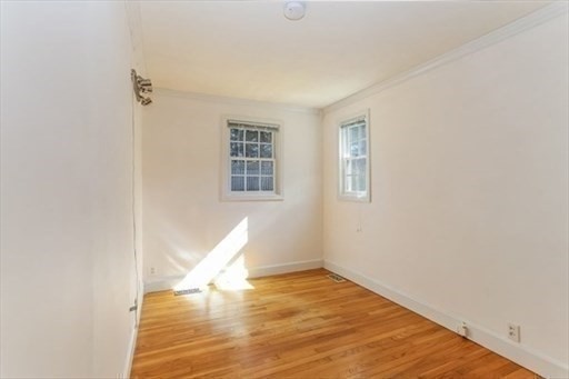 2 Parsons Ln Property Photo 11