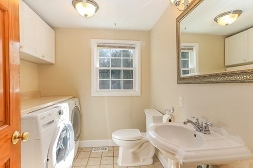 2 Parsons Ln Property Photo 16