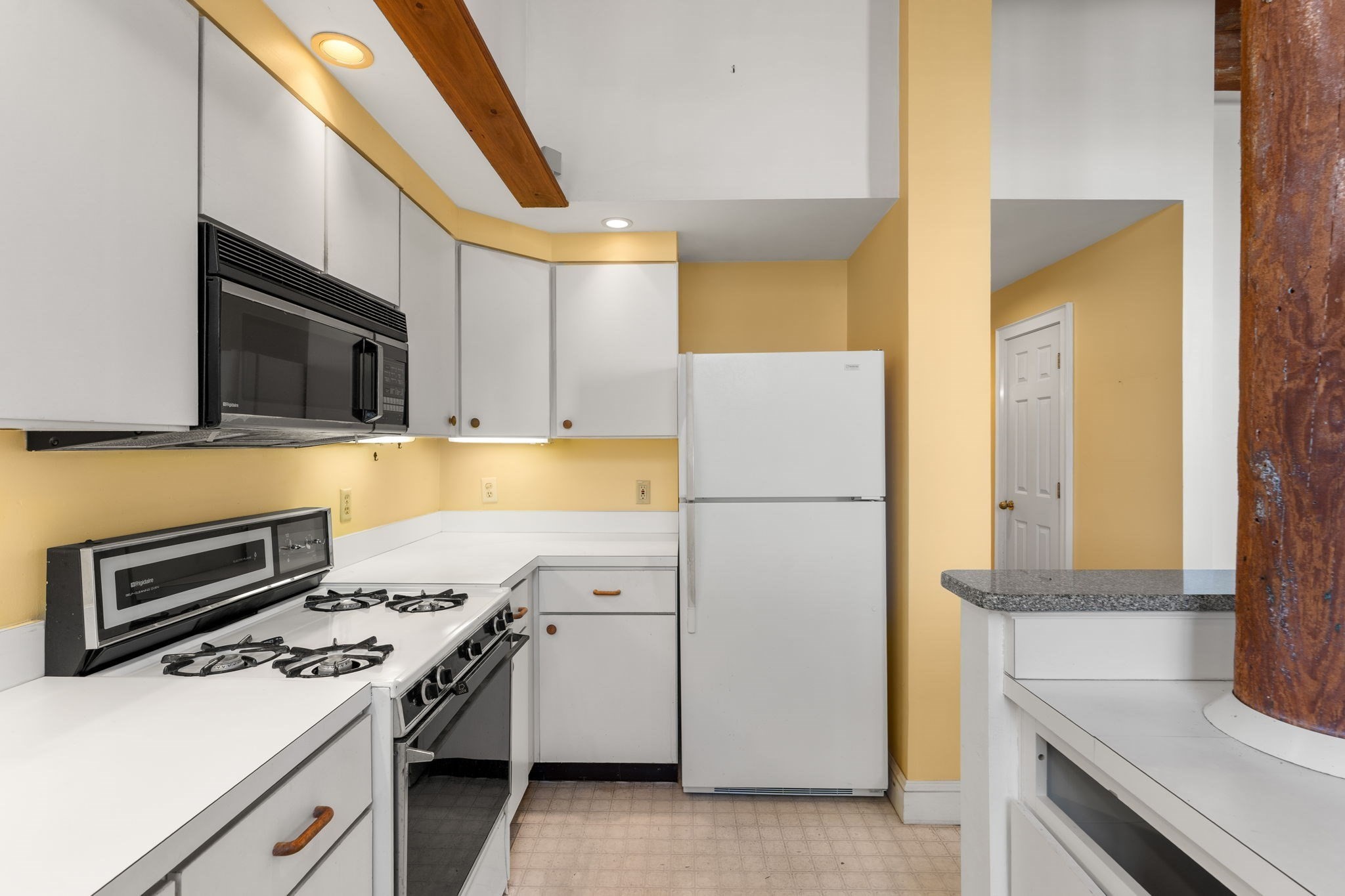 48 Kent St # 6 Property Photo 10