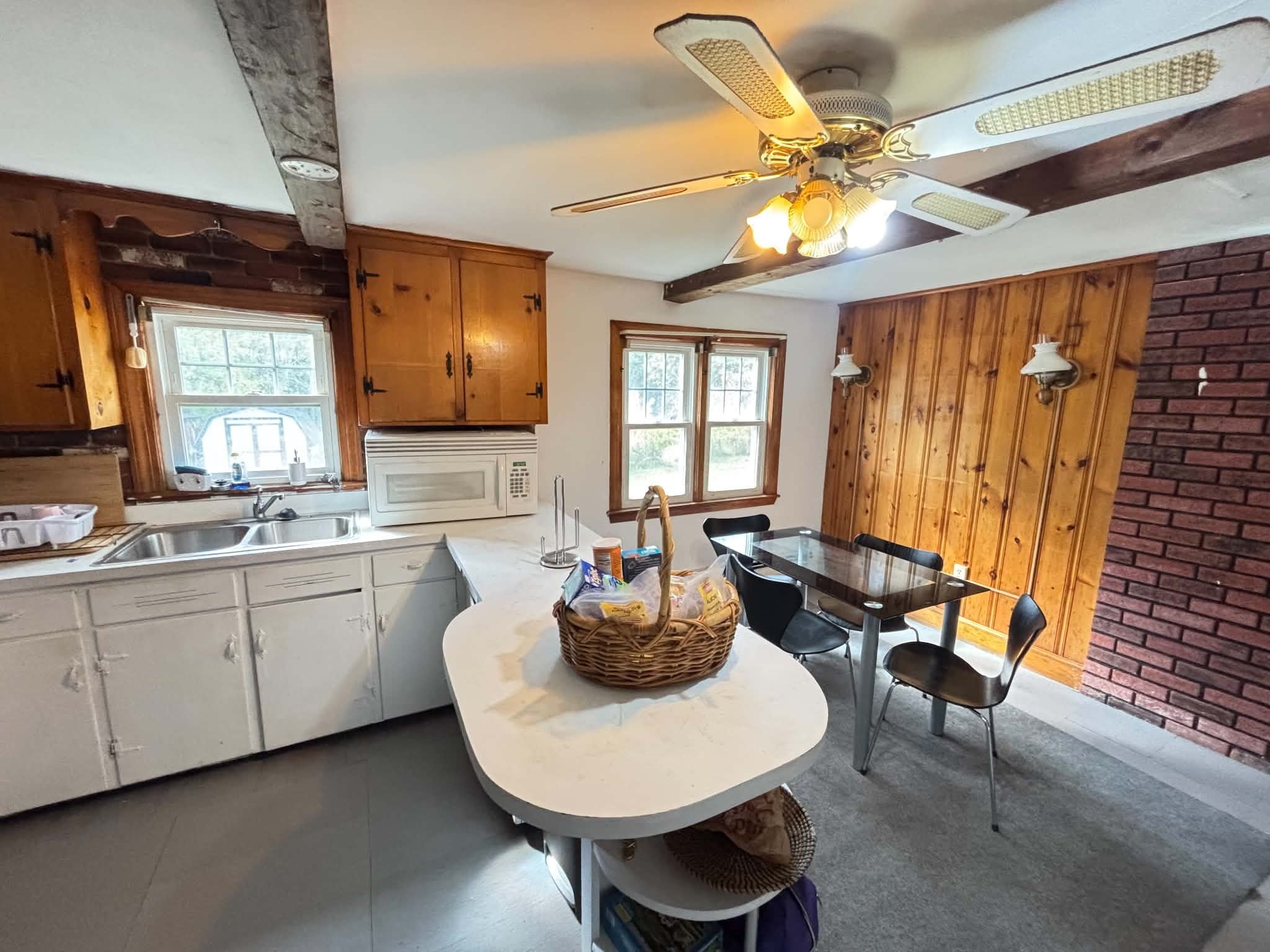 251 Primrose Hill Rd Property Photo 4