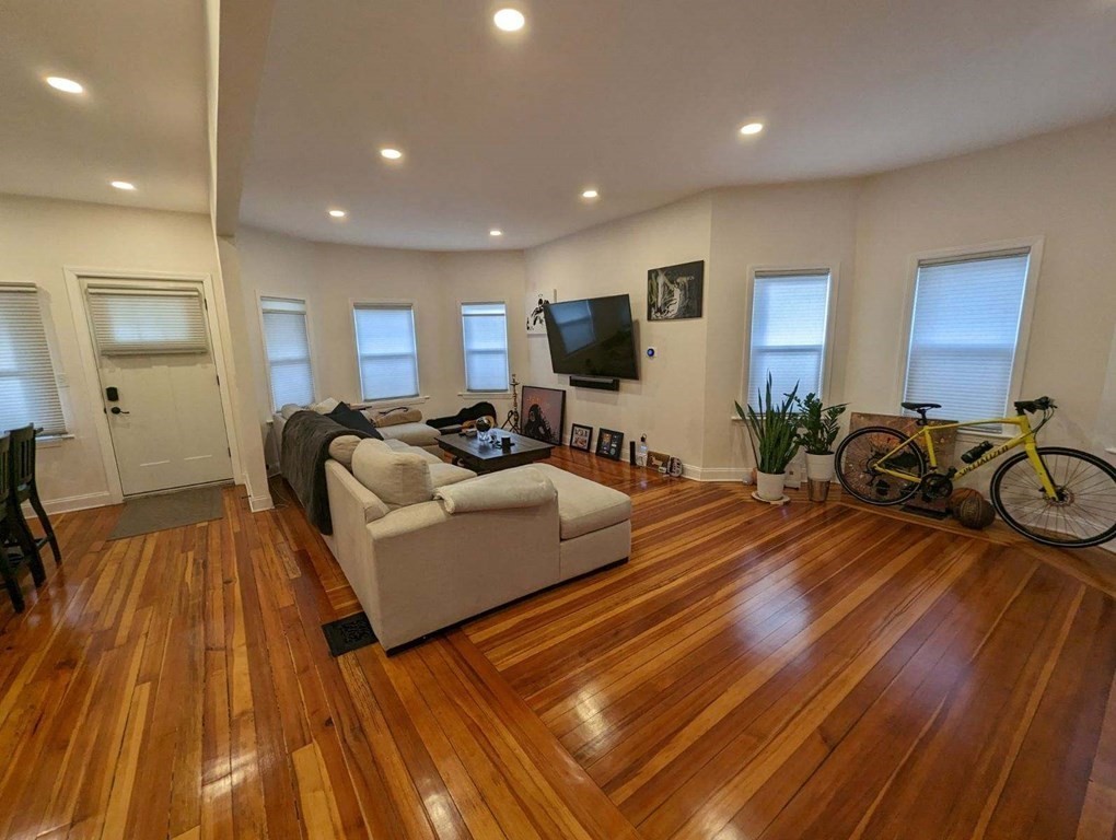 57 Kenmere Rd # 57 Property Photo 1