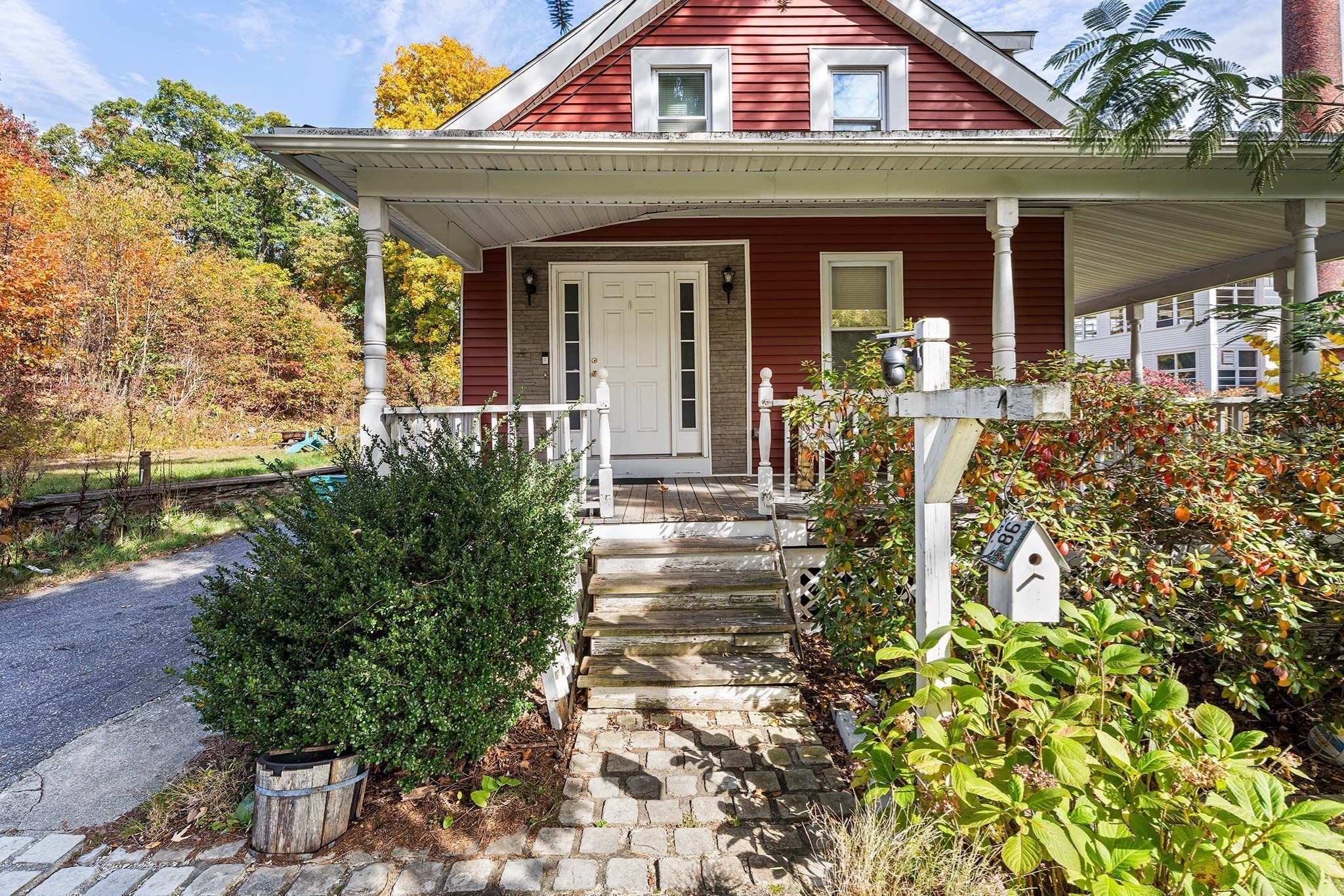 27 Park Pl Property Photo 2