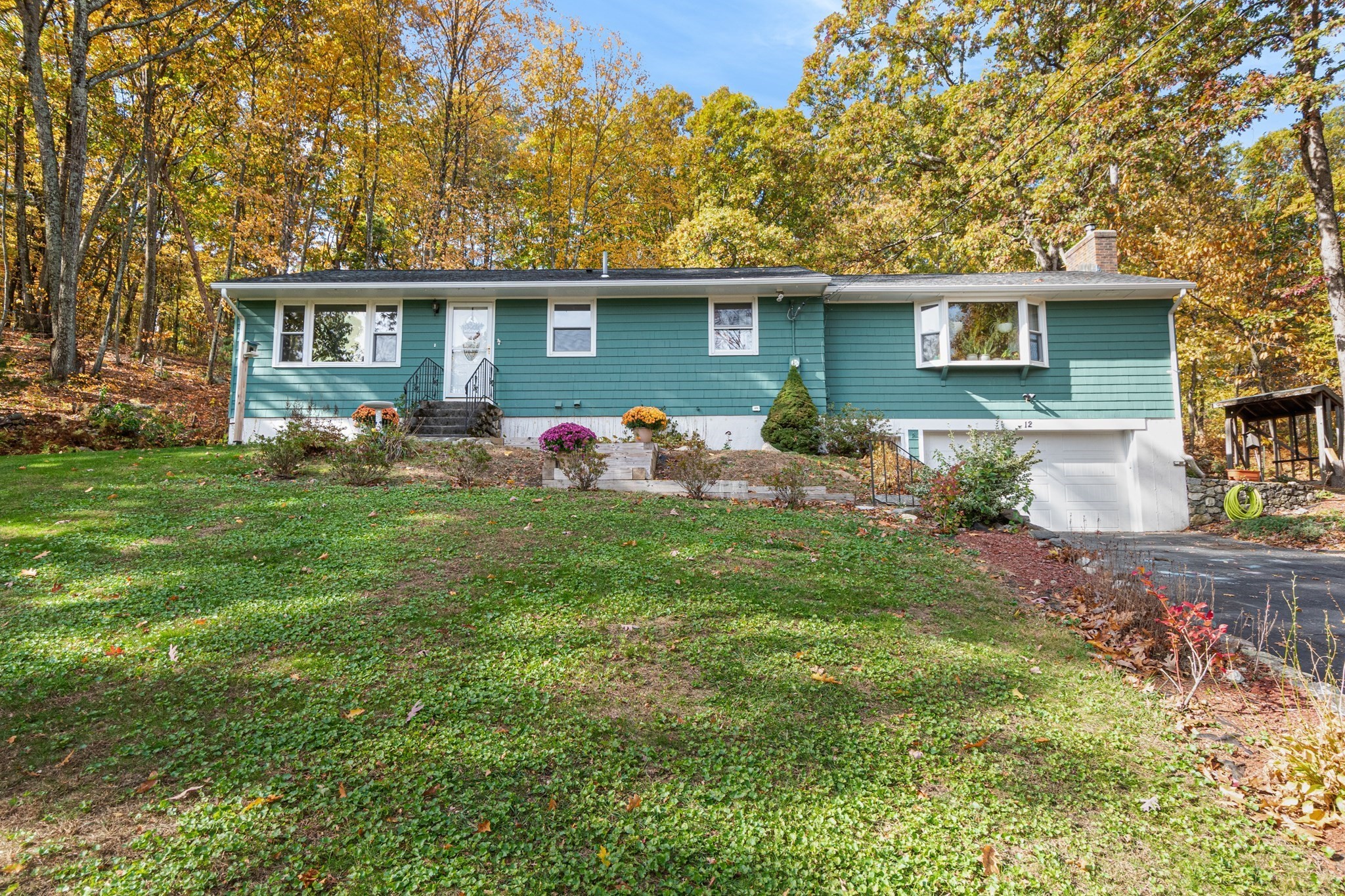 12 Indian Path Property Photo 1
