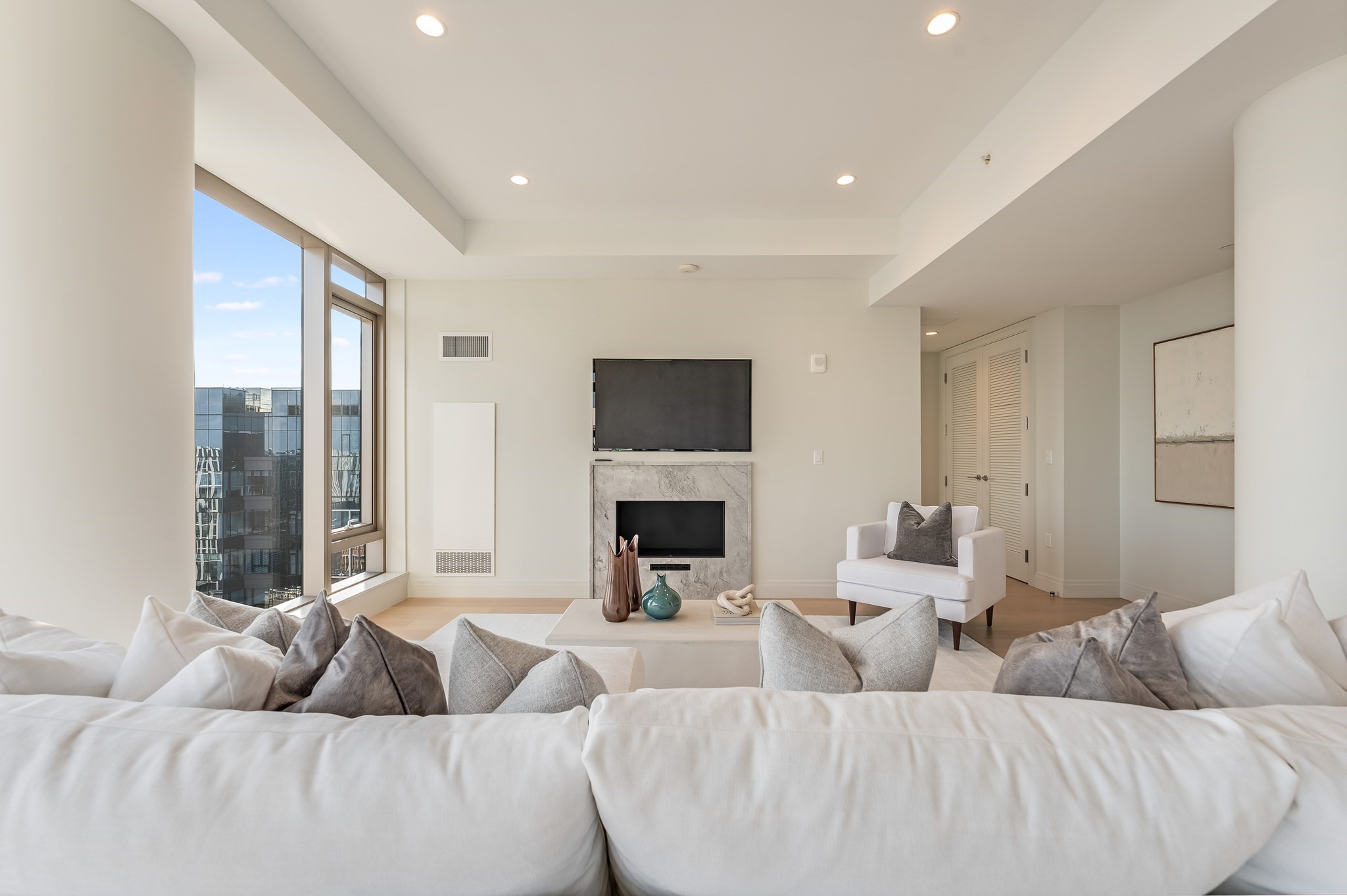 135 Seaport Blvd Property Photo 4