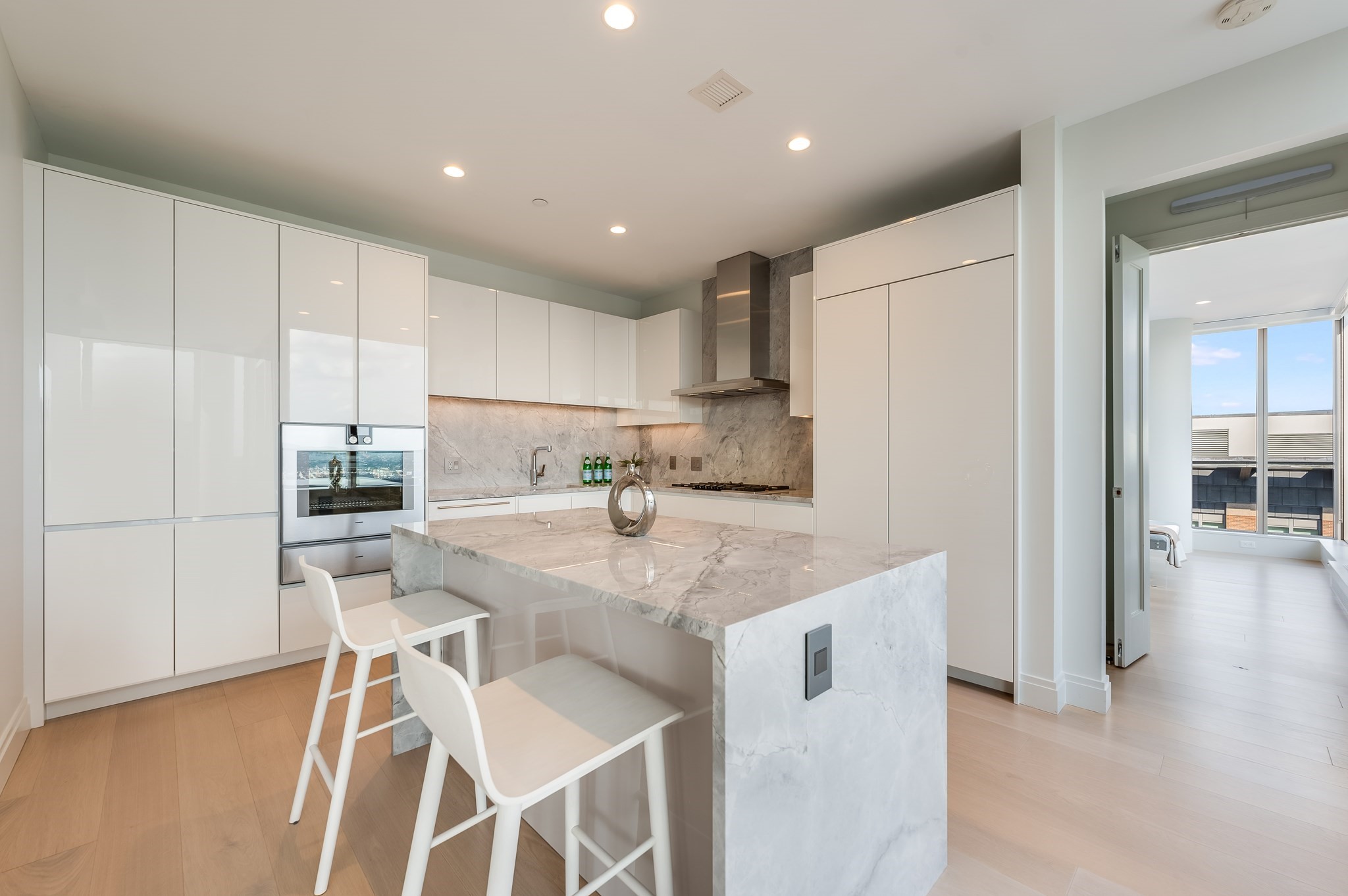 135 Seaport Blvd Property Photo 8