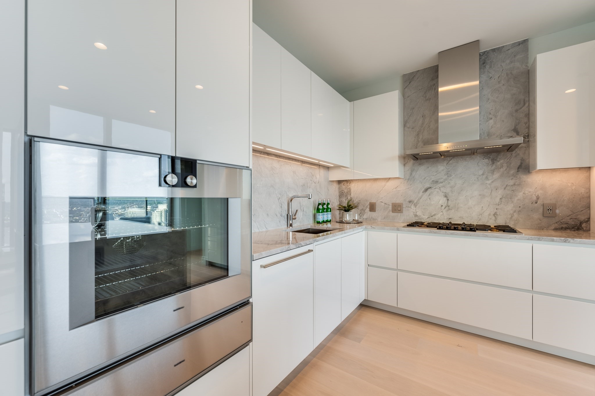 135 Seaport Blvd Property Photo 10