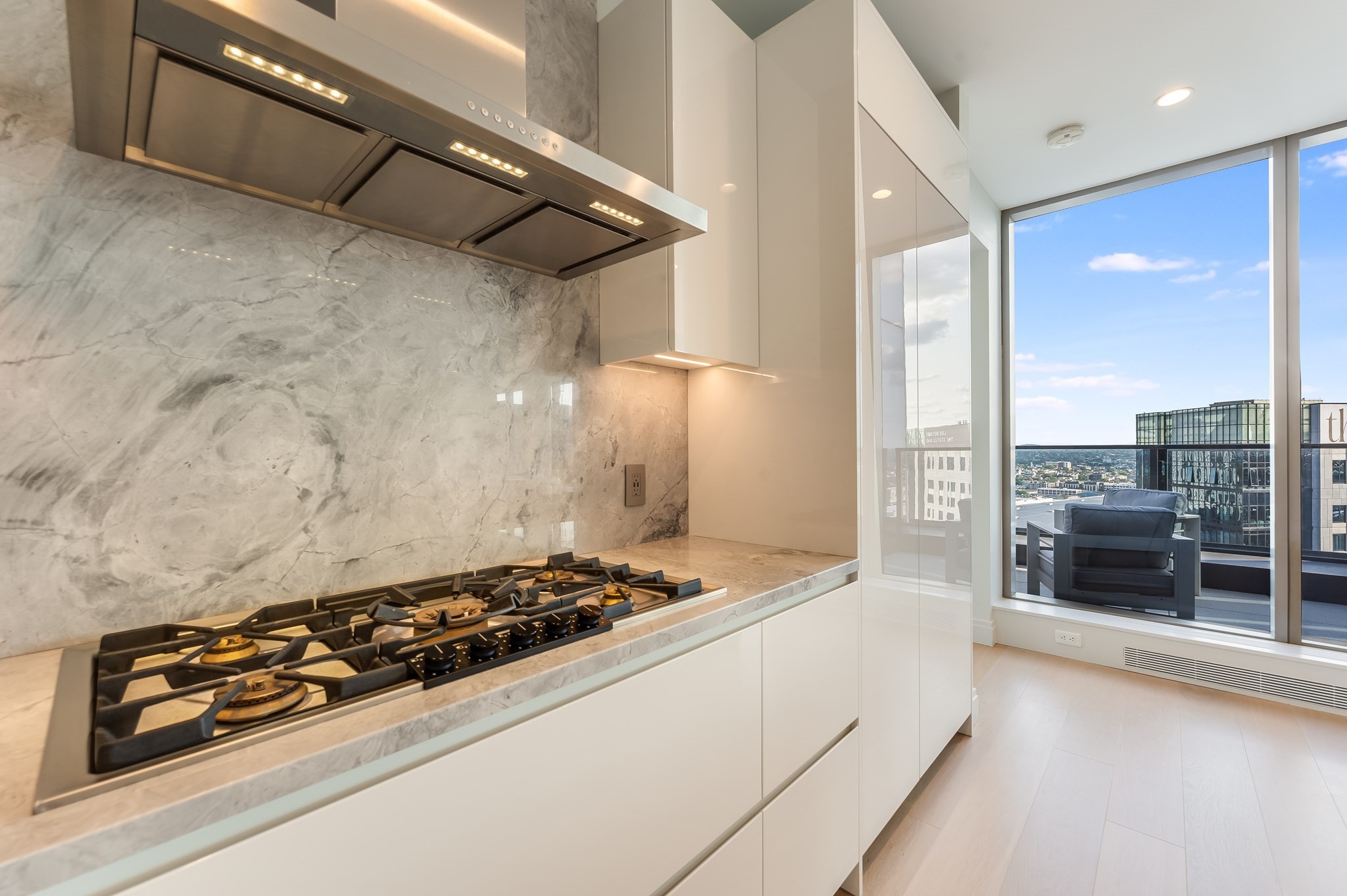 135 Seaport Blvd Property Photo 11