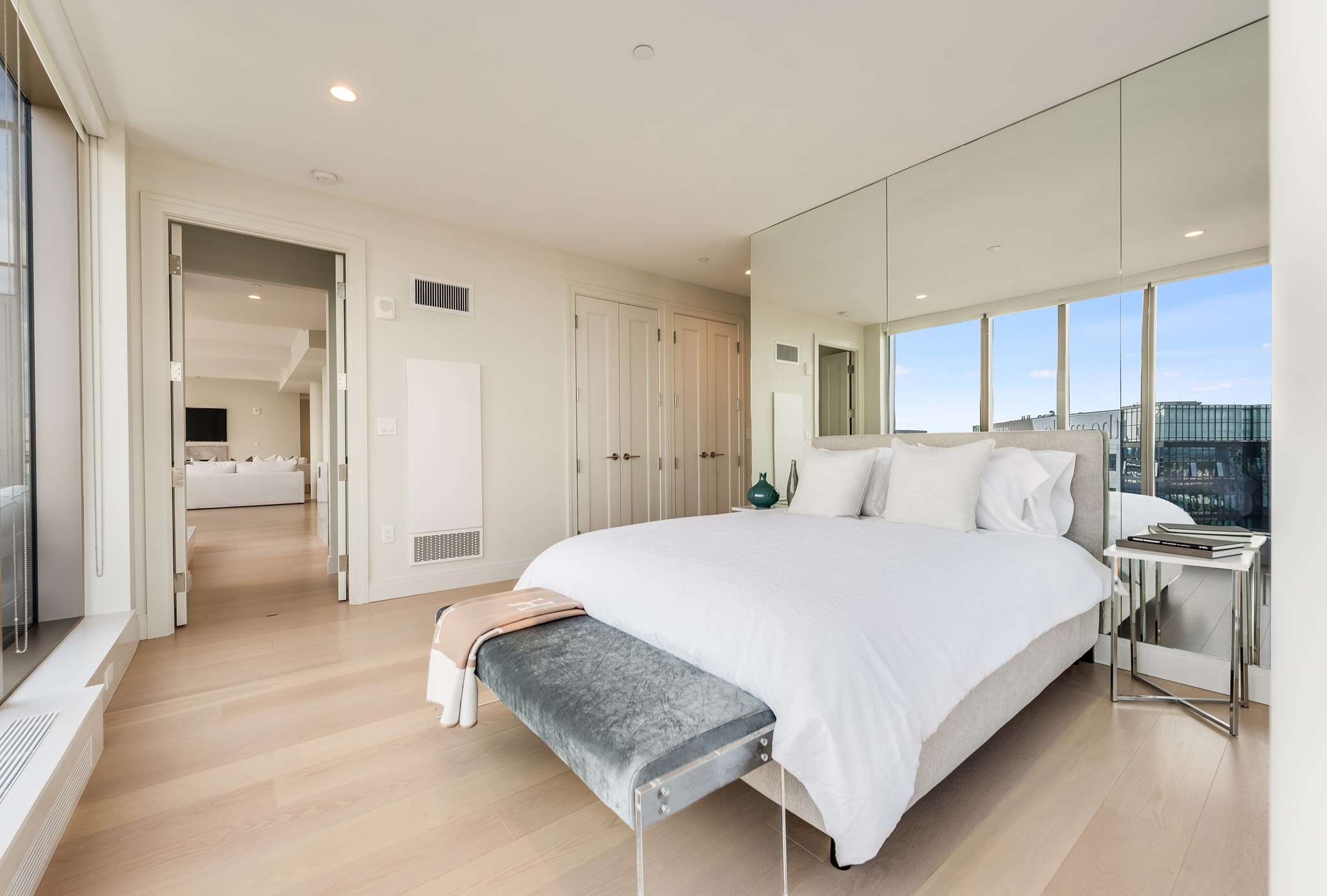 135 Seaport Blvd Property Photo 14