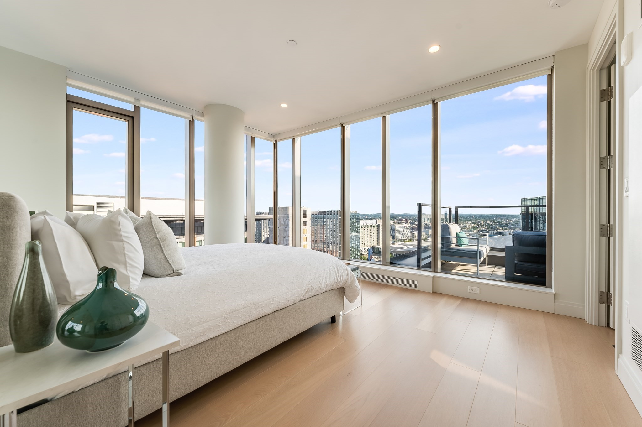 135 Seaport Blvd Property Photo 15