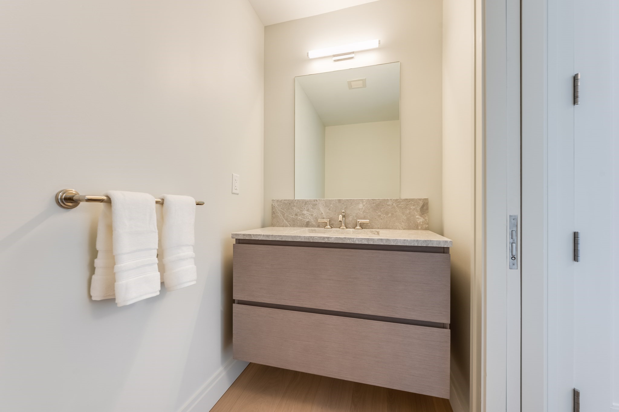 135 Seaport Blvd Property Photo 17