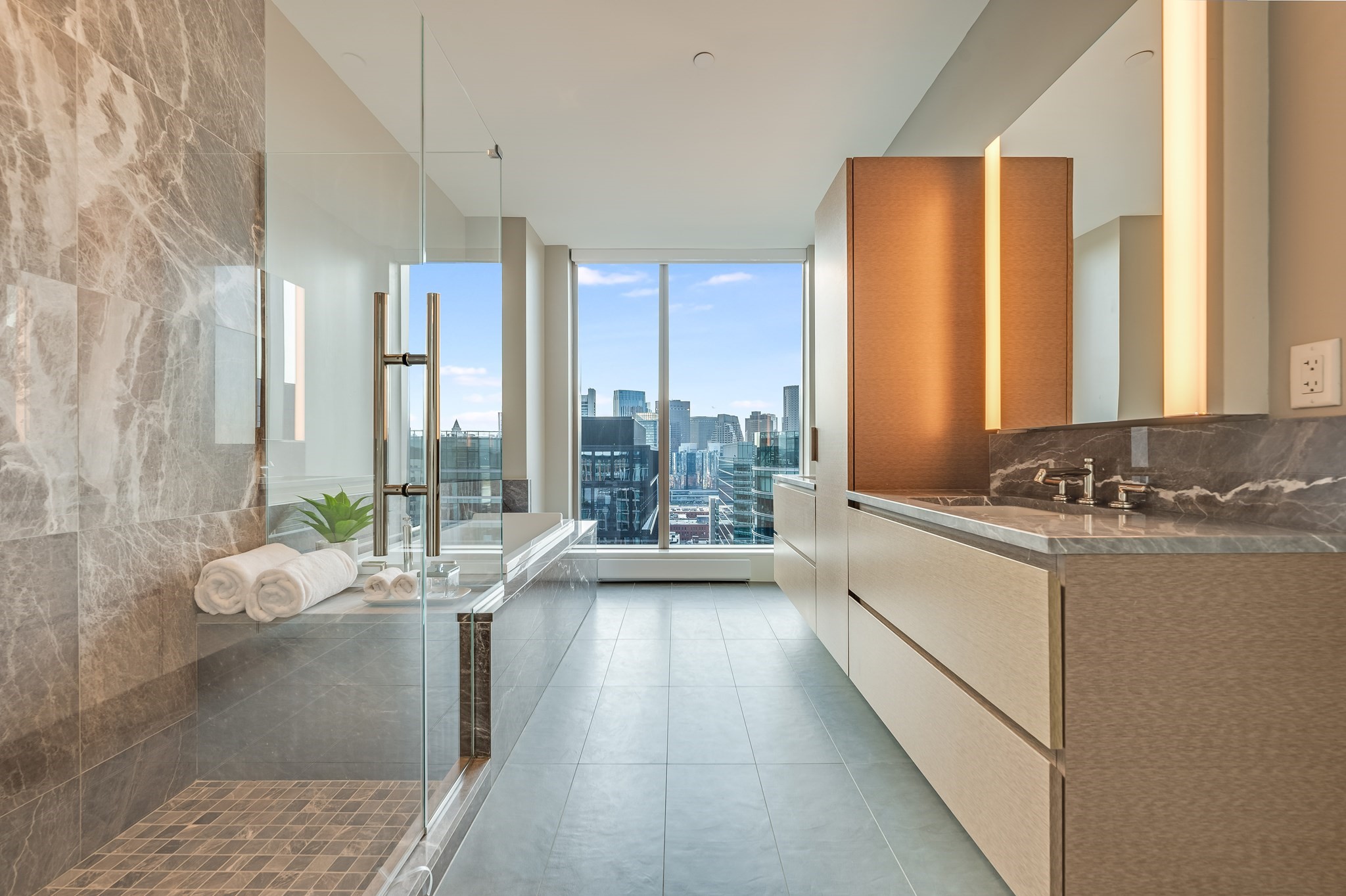 135 Seaport Blvd Property Photo 23