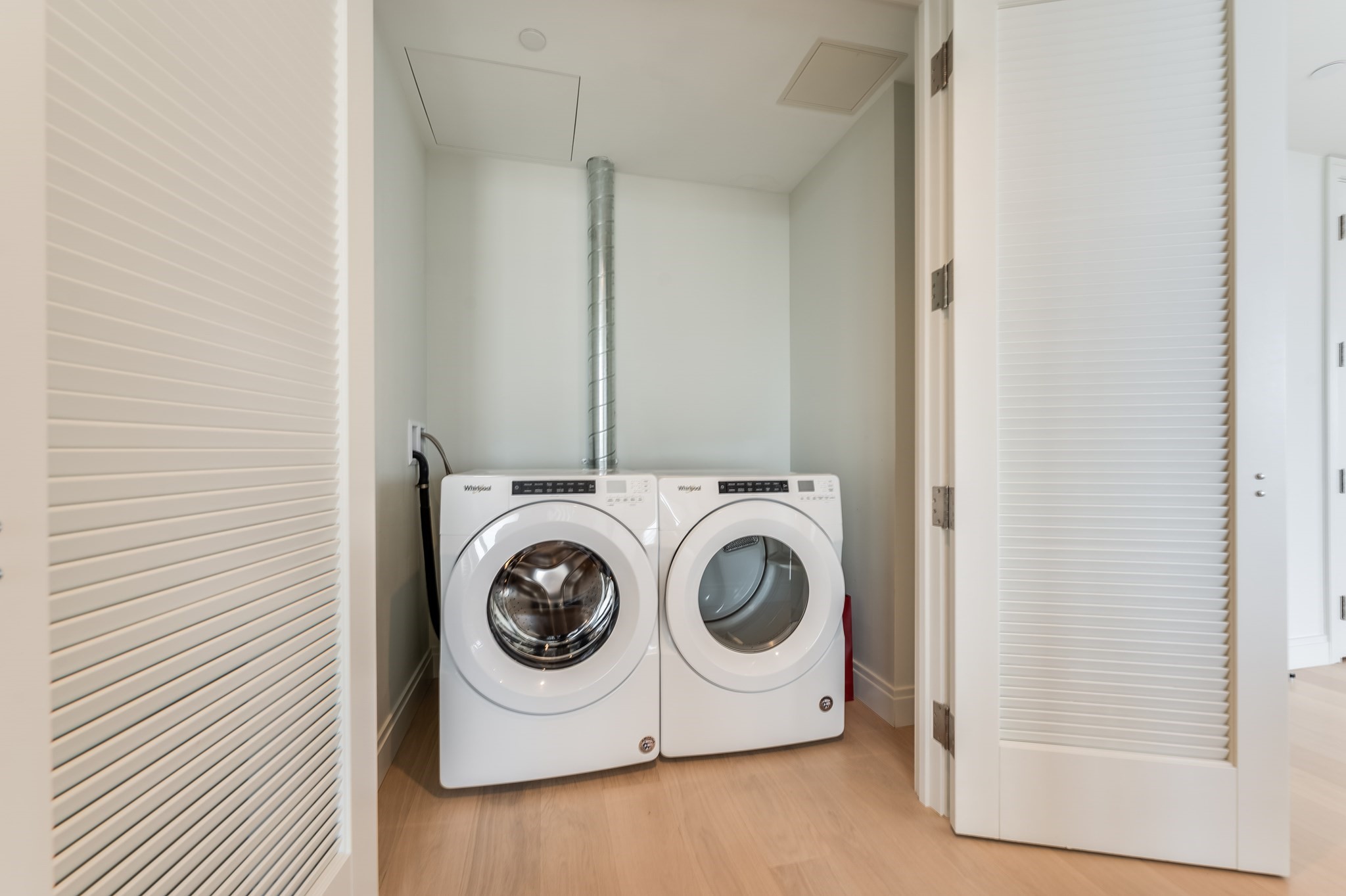 135 Seaport Blvd Property Photo 25
