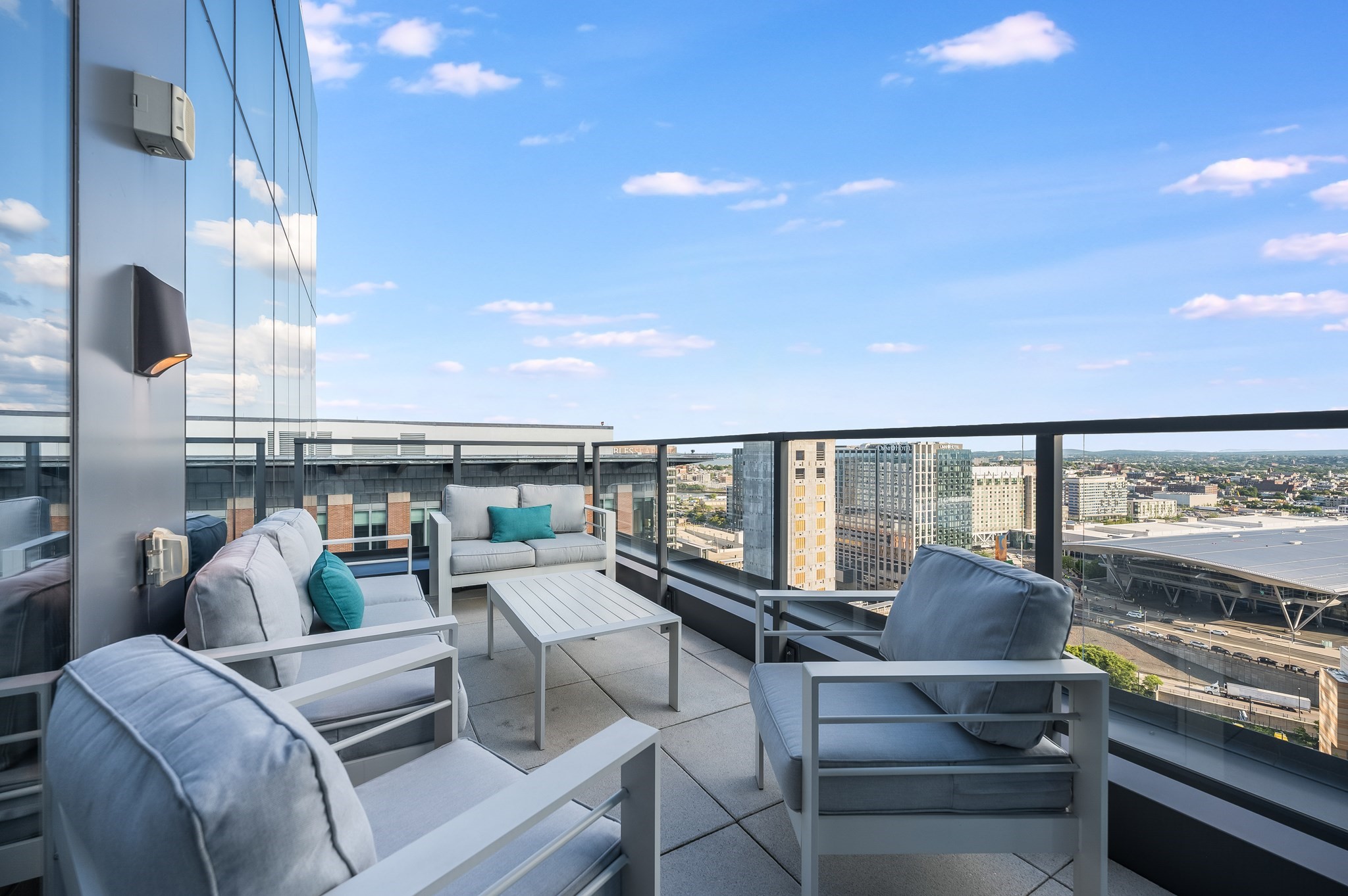 135 Seaport Blvd Property Photo 26