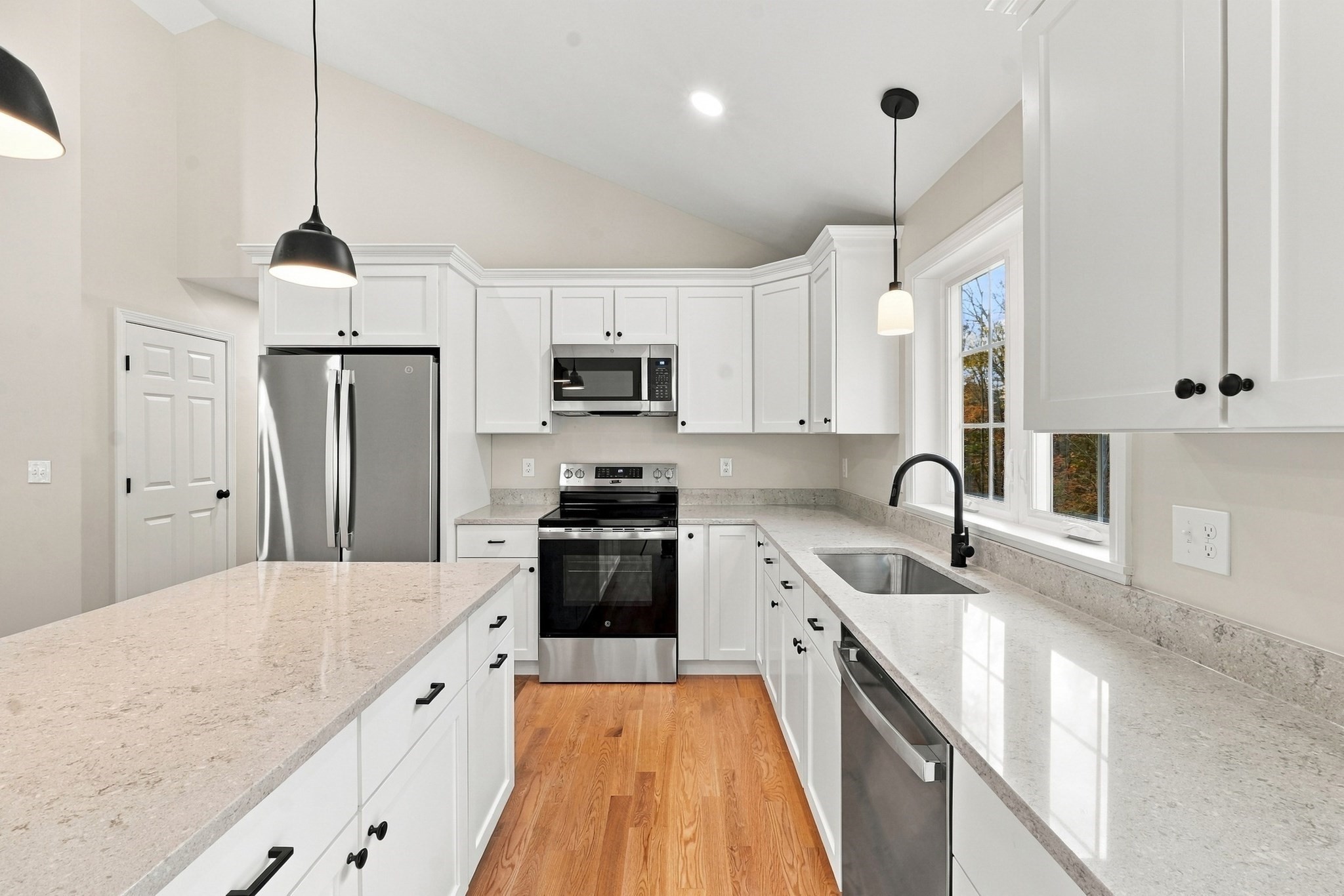 459 Cronin Rd Property Photo 4