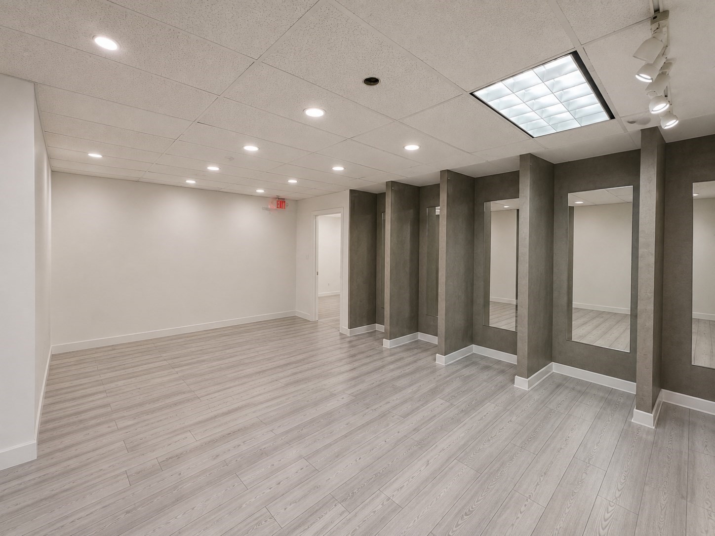 449 Broadway # A Property Photo 3