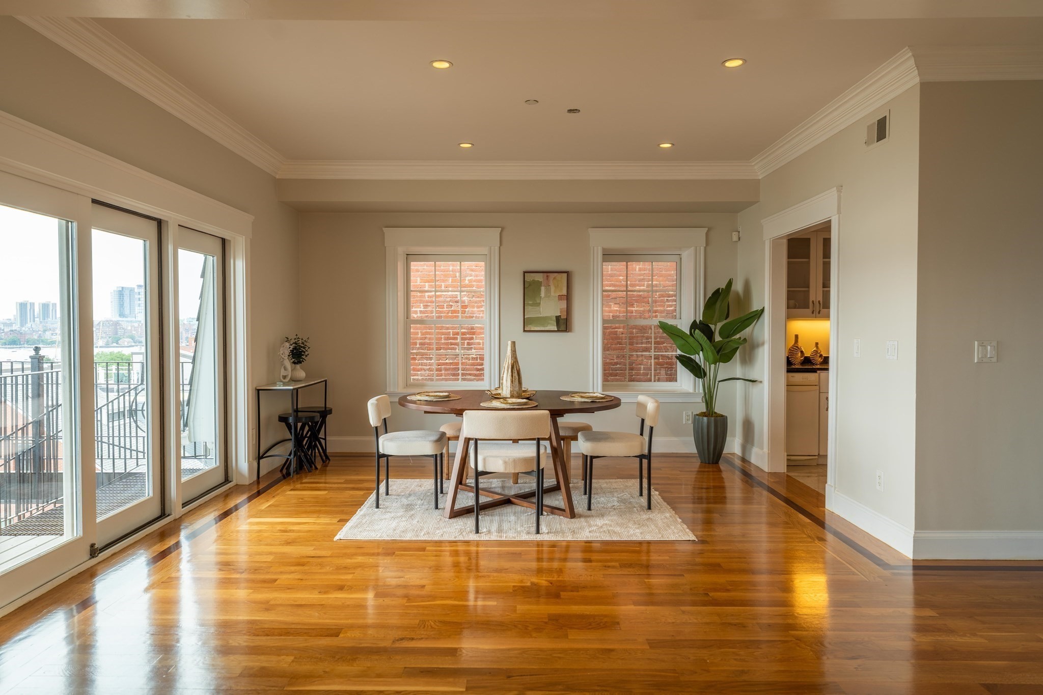 195 Webster St # 4 Property Photo 5