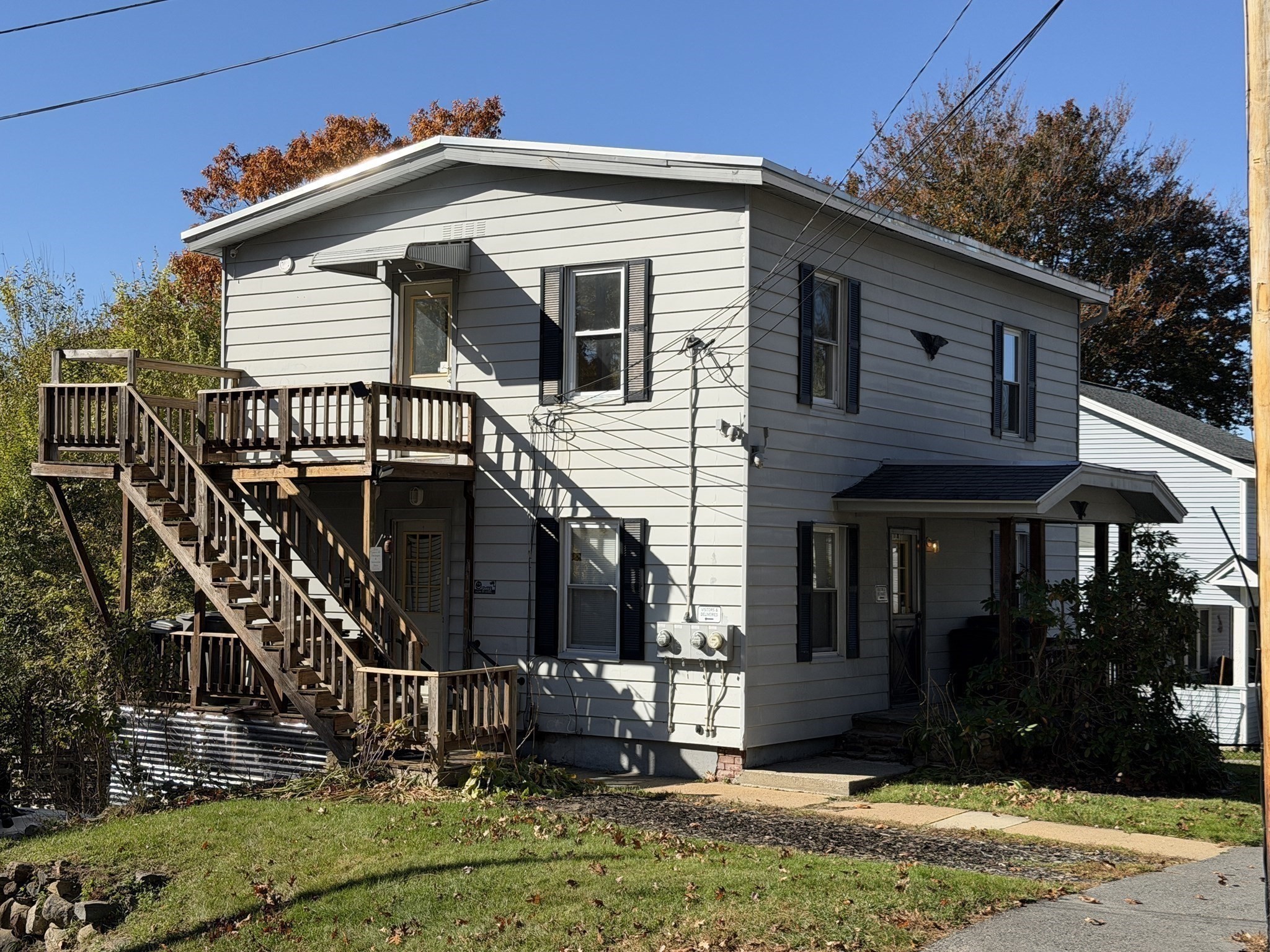 340 Park St Property Photo 2