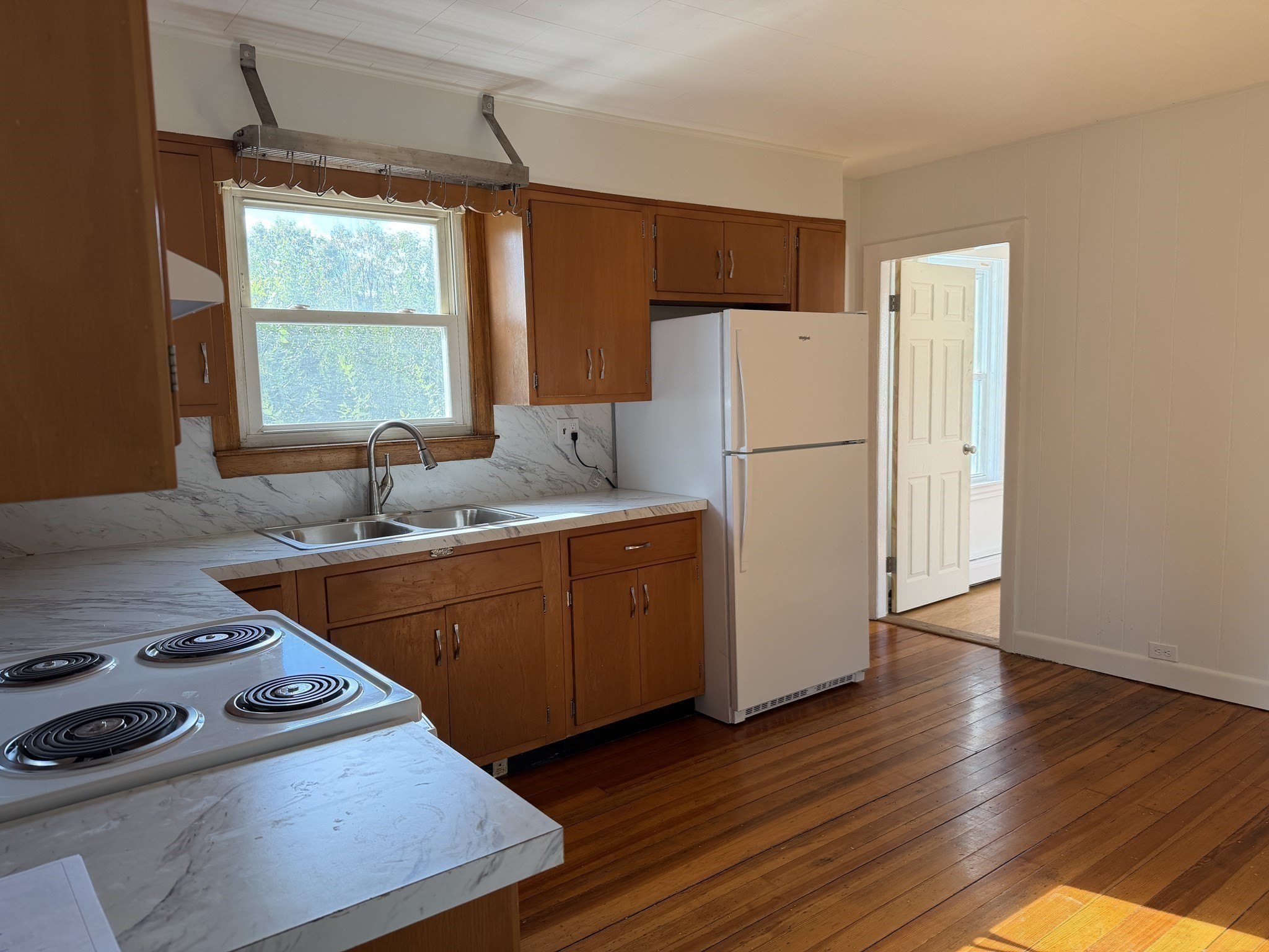 340 Park St Property Photo 5