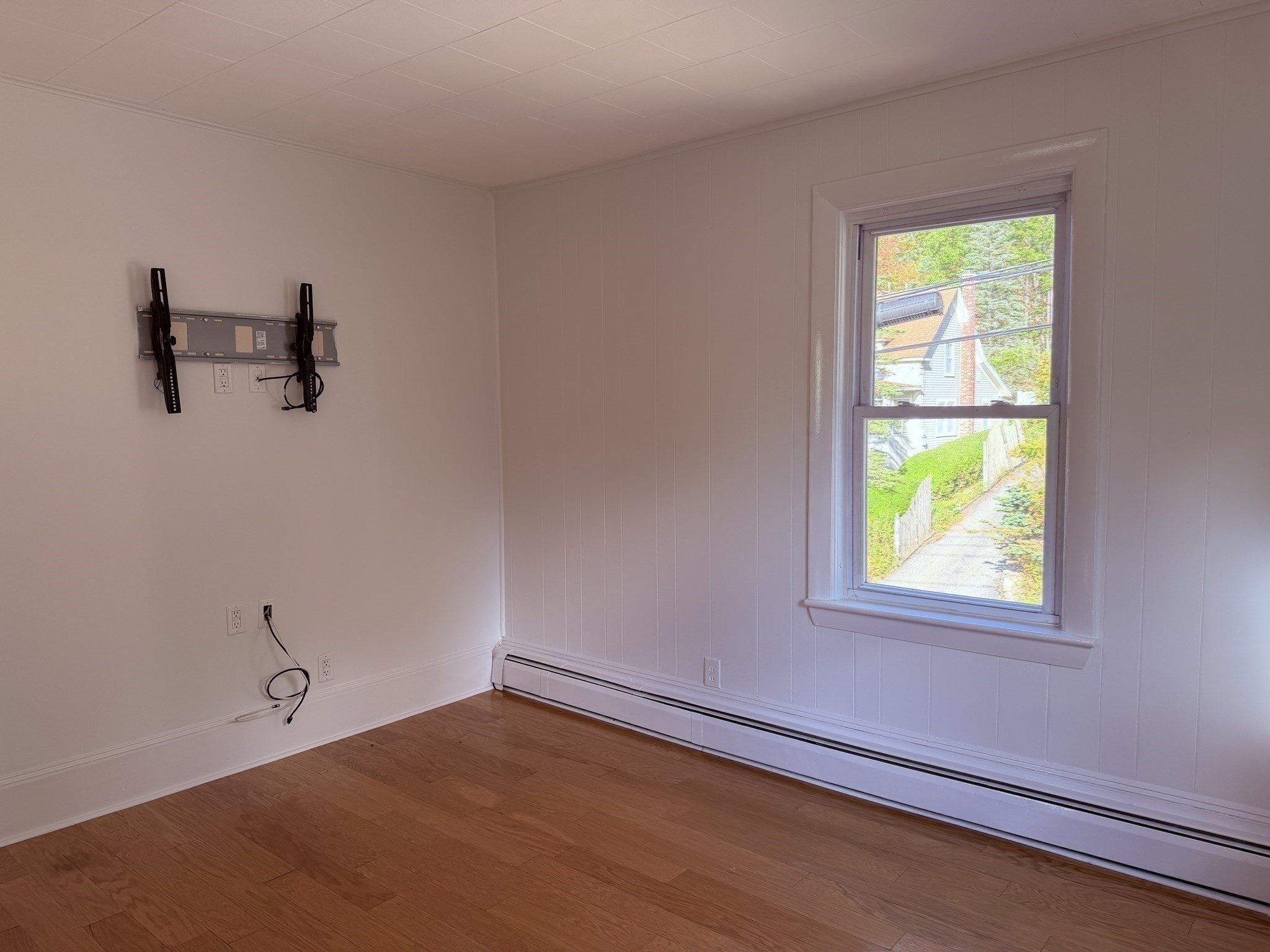 340 Park St Property Photo 8