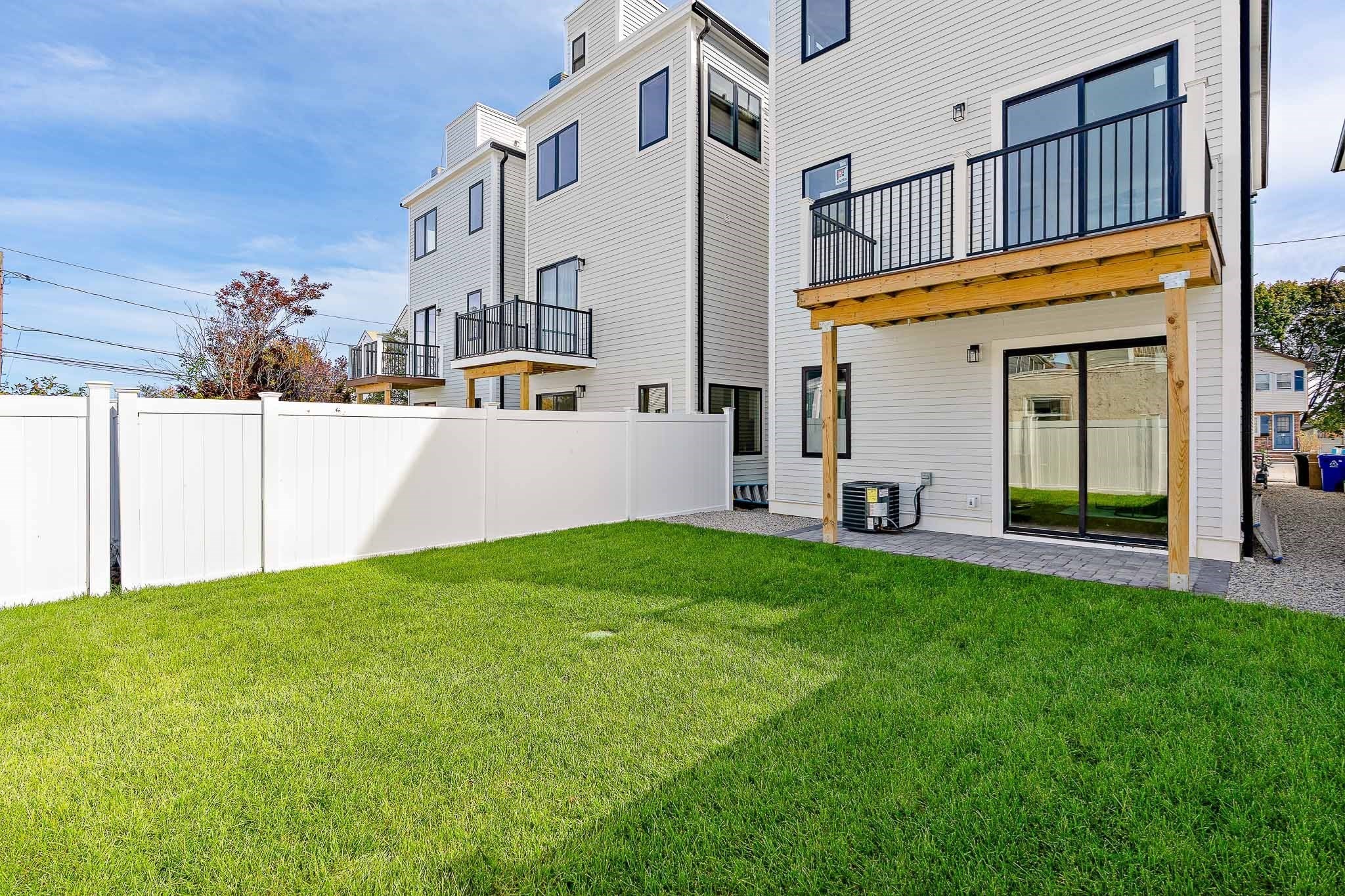 28a Swan Avenue # 1 Property Photo 2