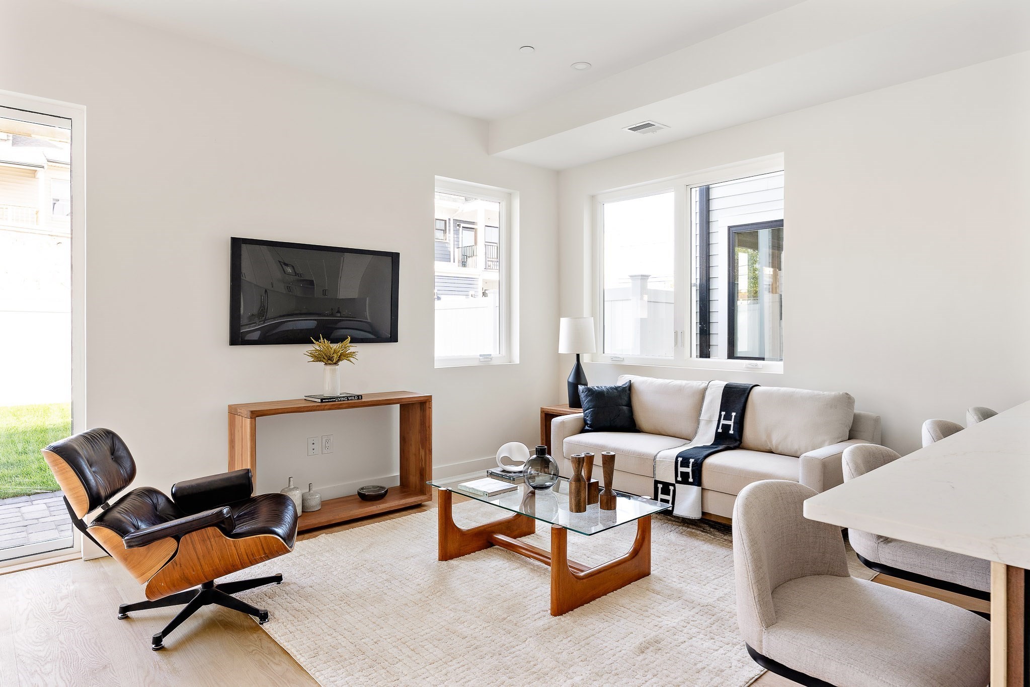 28a Swan Avenue # 1 Property Photo 6