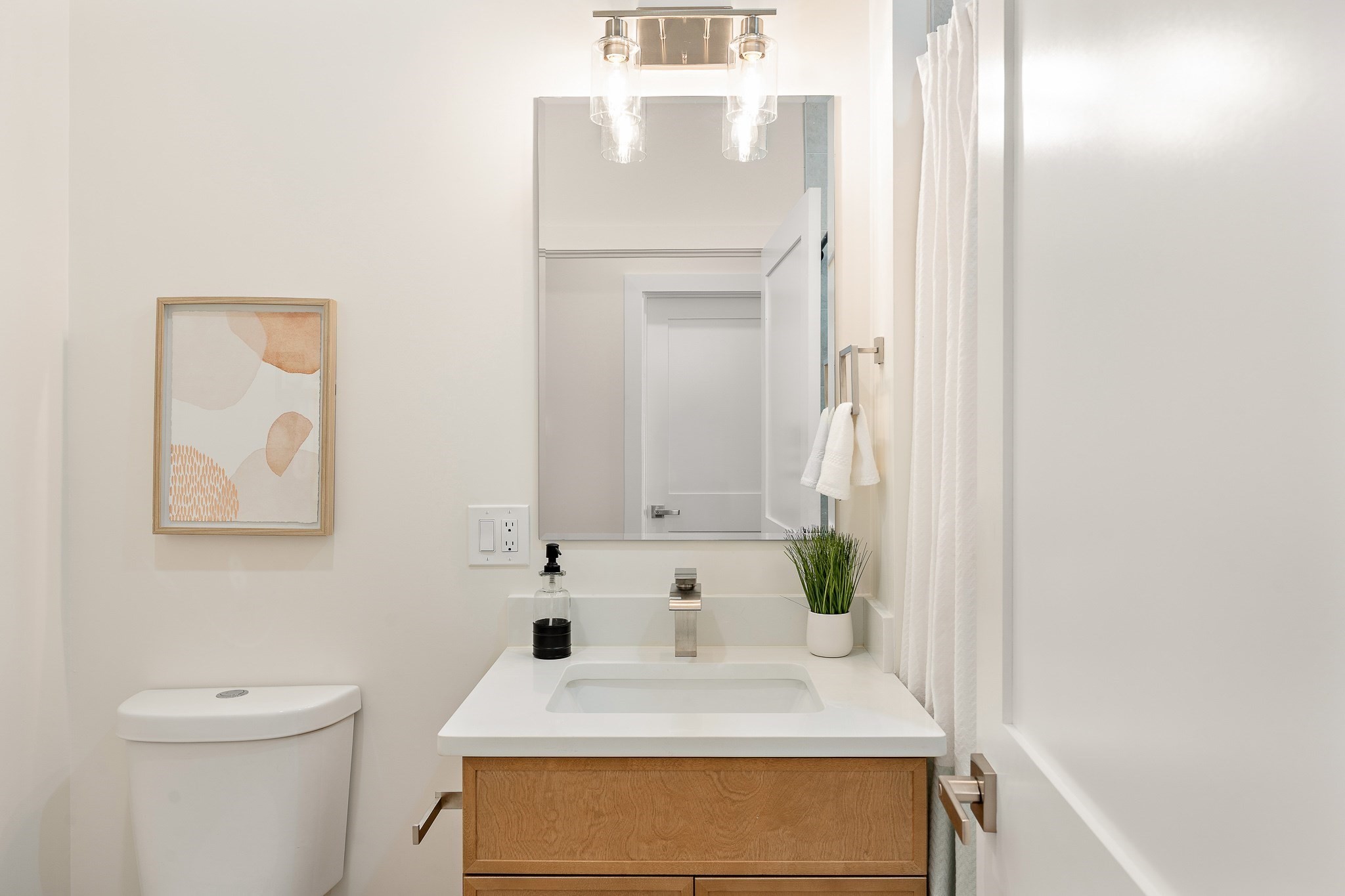 28a Swan Avenue # 1 Property Photo 24