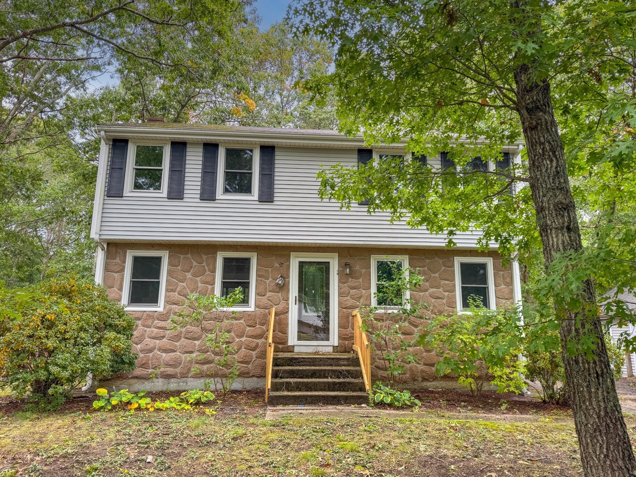 19 Montgomery Dr Property Photo 1