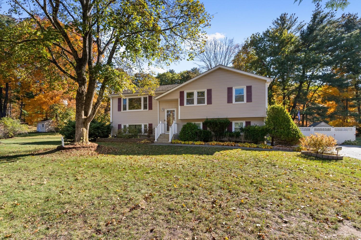 111 Simpson Rd Property Photo 1