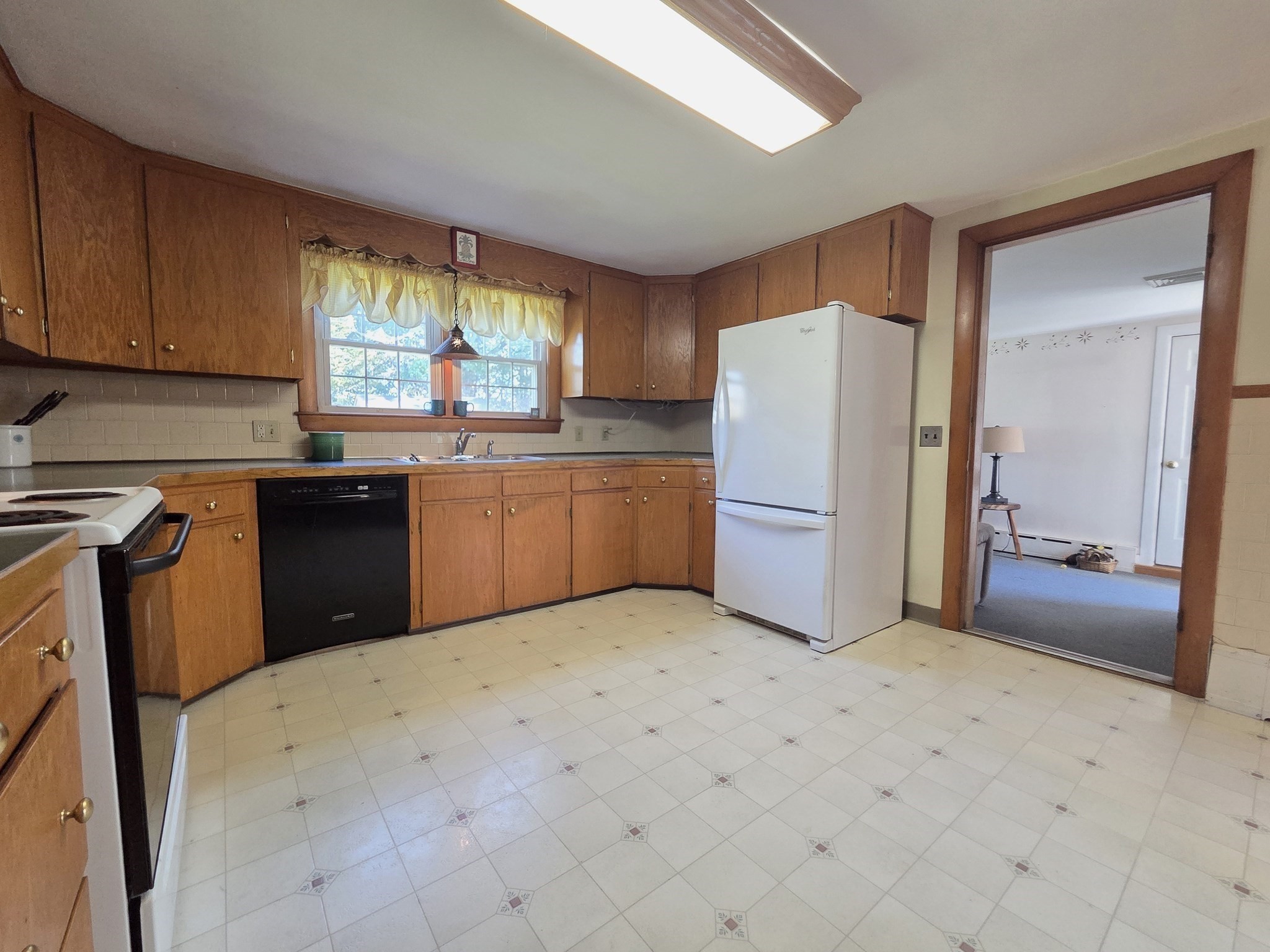 40 Brodeur Ave Property Photo 6