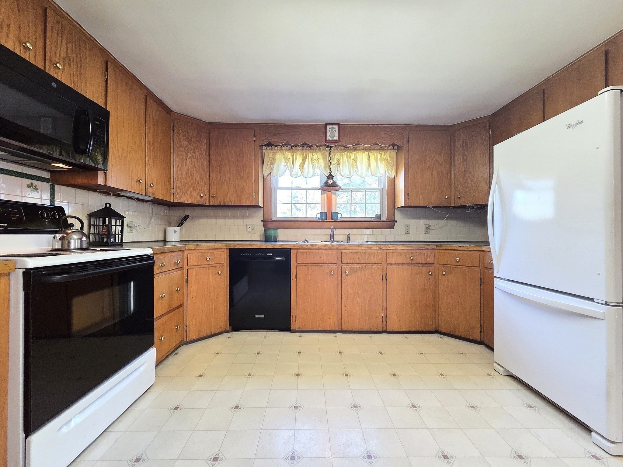 40 Brodeur Ave Property Photo 7