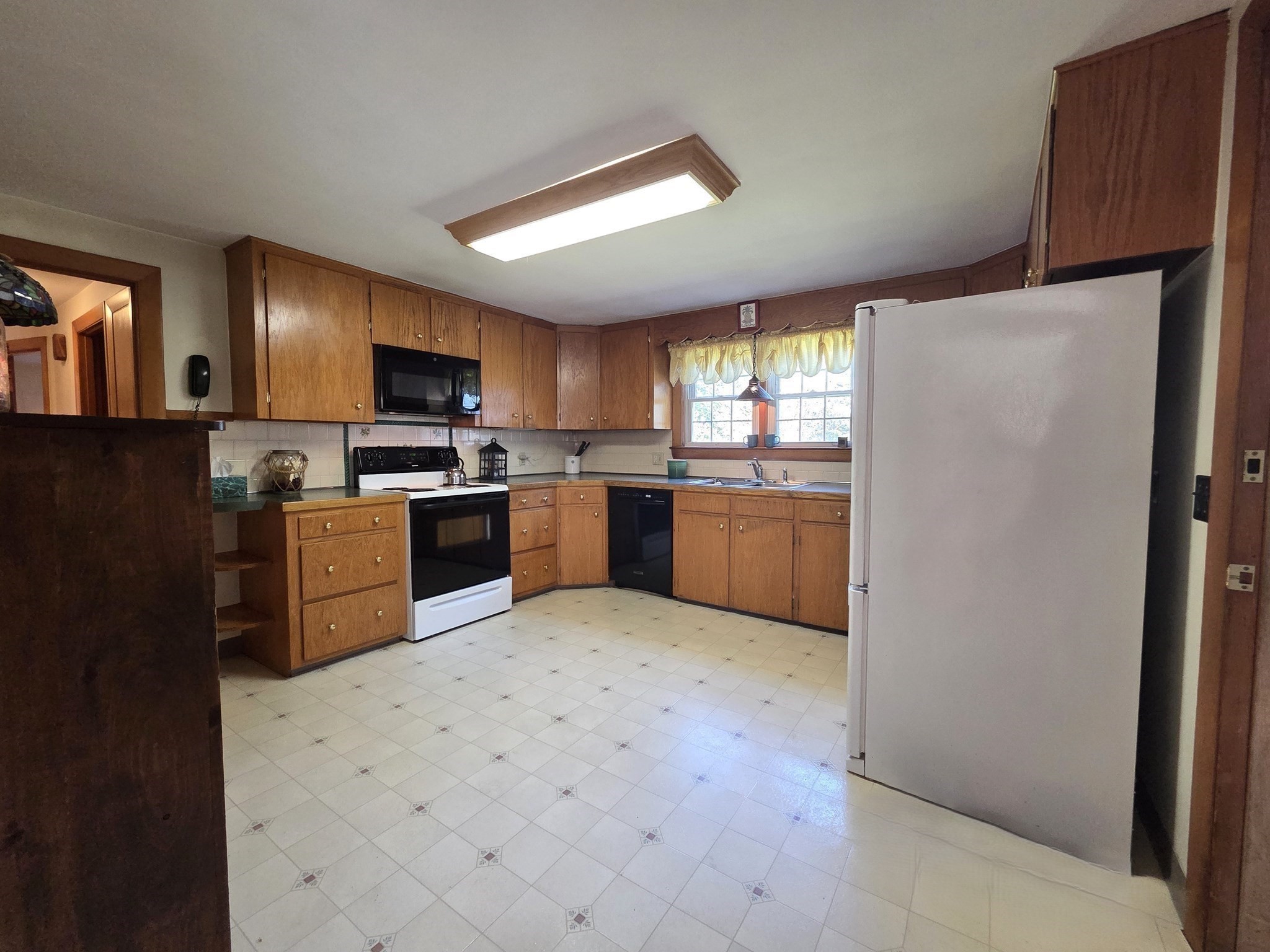 40 Brodeur Ave Property Photo 8