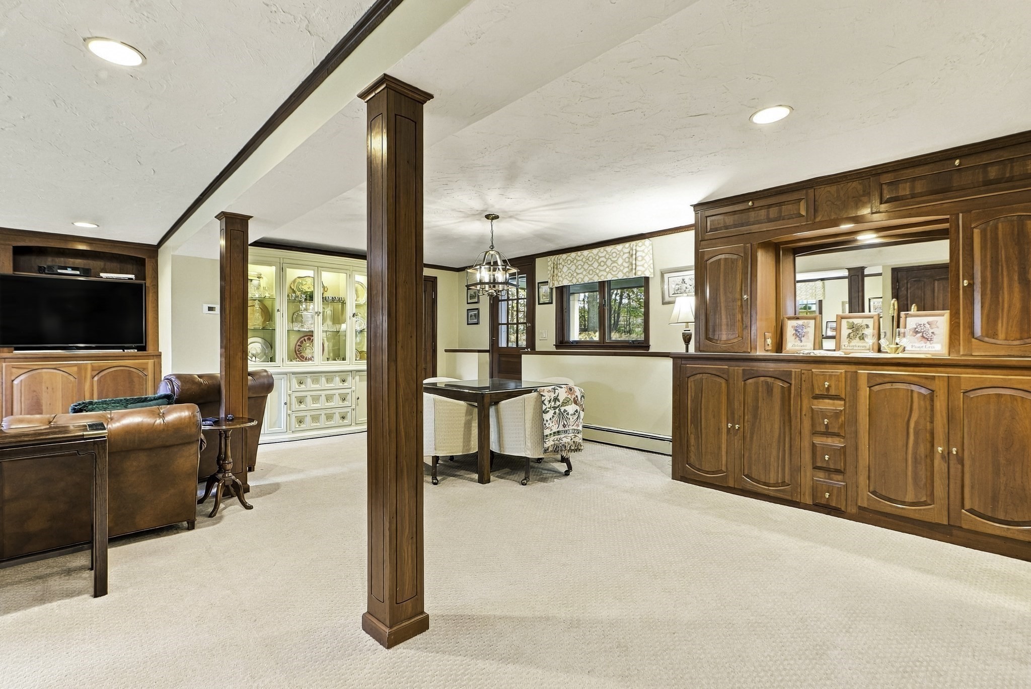 5 Surrey Ln Property Photo 21