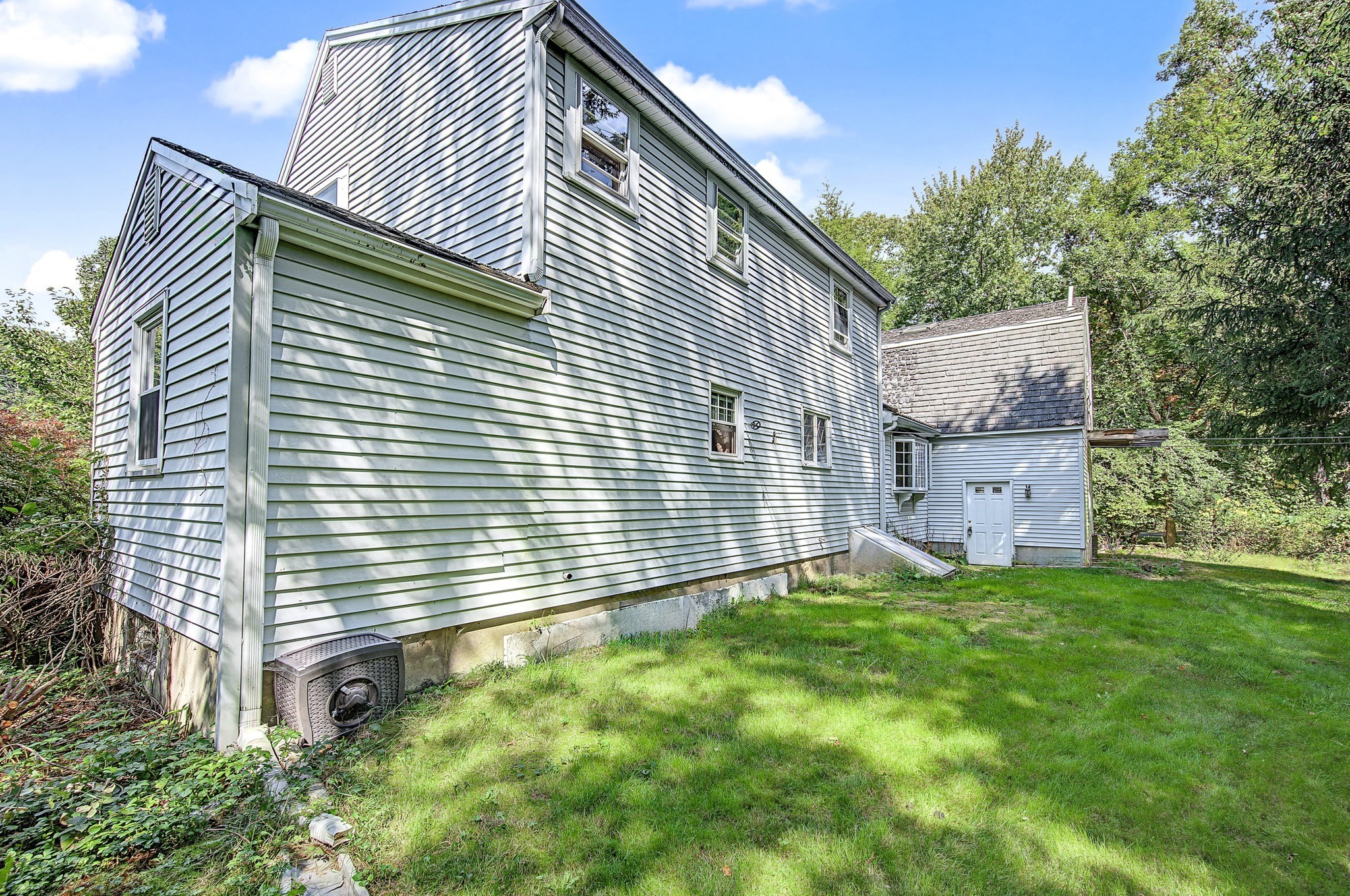 112 Mill St Property Photo 4